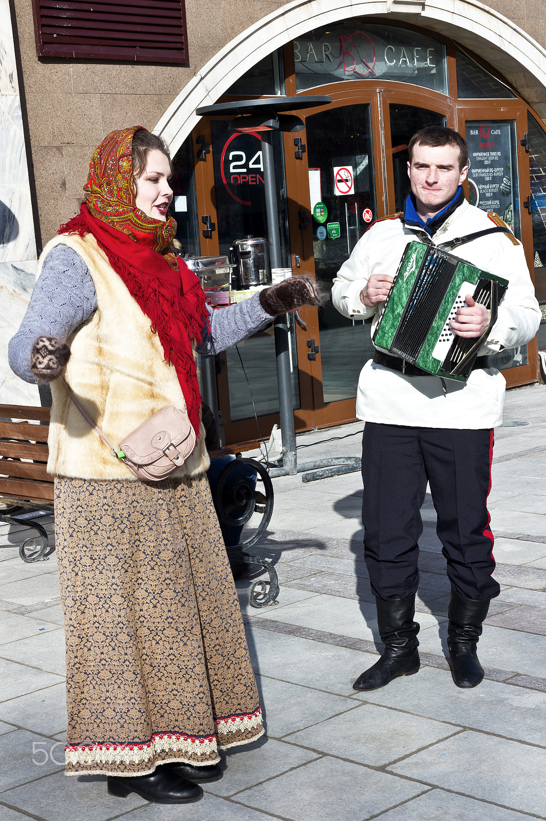 Canon EOS 550D (EOS Rebel T2i / EOS Kiss X4) sample photo. Holiday carnival in moscow photography