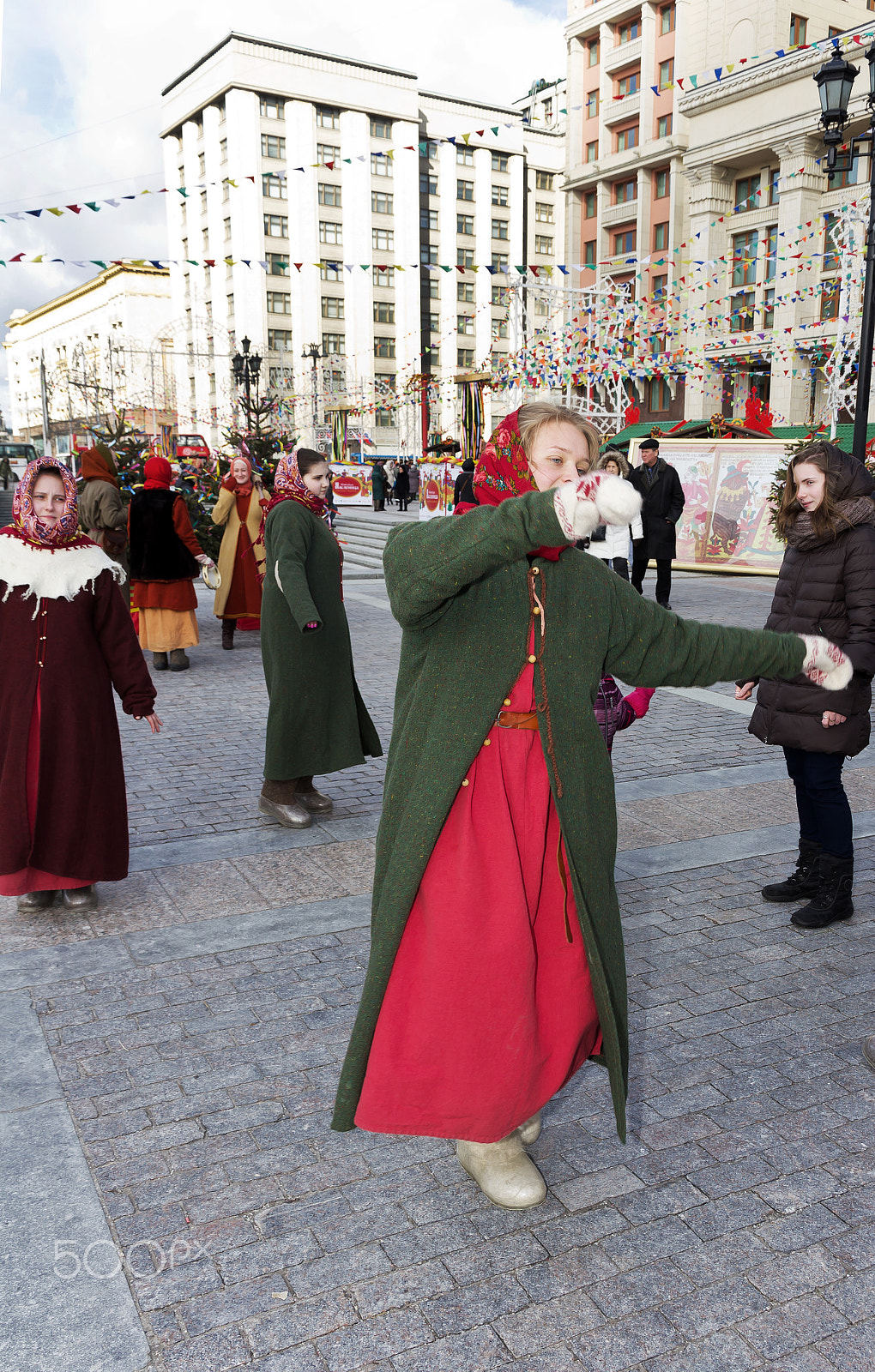 Canon EOS 550D (EOS Rebel T2i / EOS Kiss X4) sample photo. Holiday carnival in moscow photography