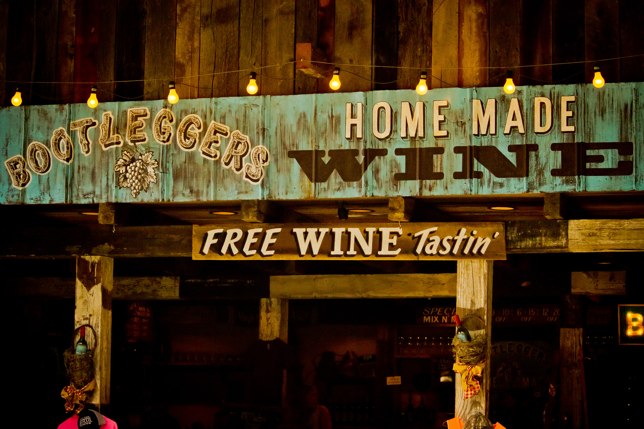 Canon EF-S 55-250mm F4-5.6 IS sample photo. Free wine photography