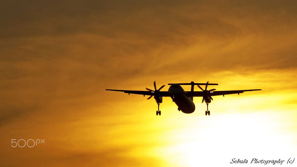 Sony DT 55-200mm F4-5.6 SAM sample photo. Dash-8 photography
