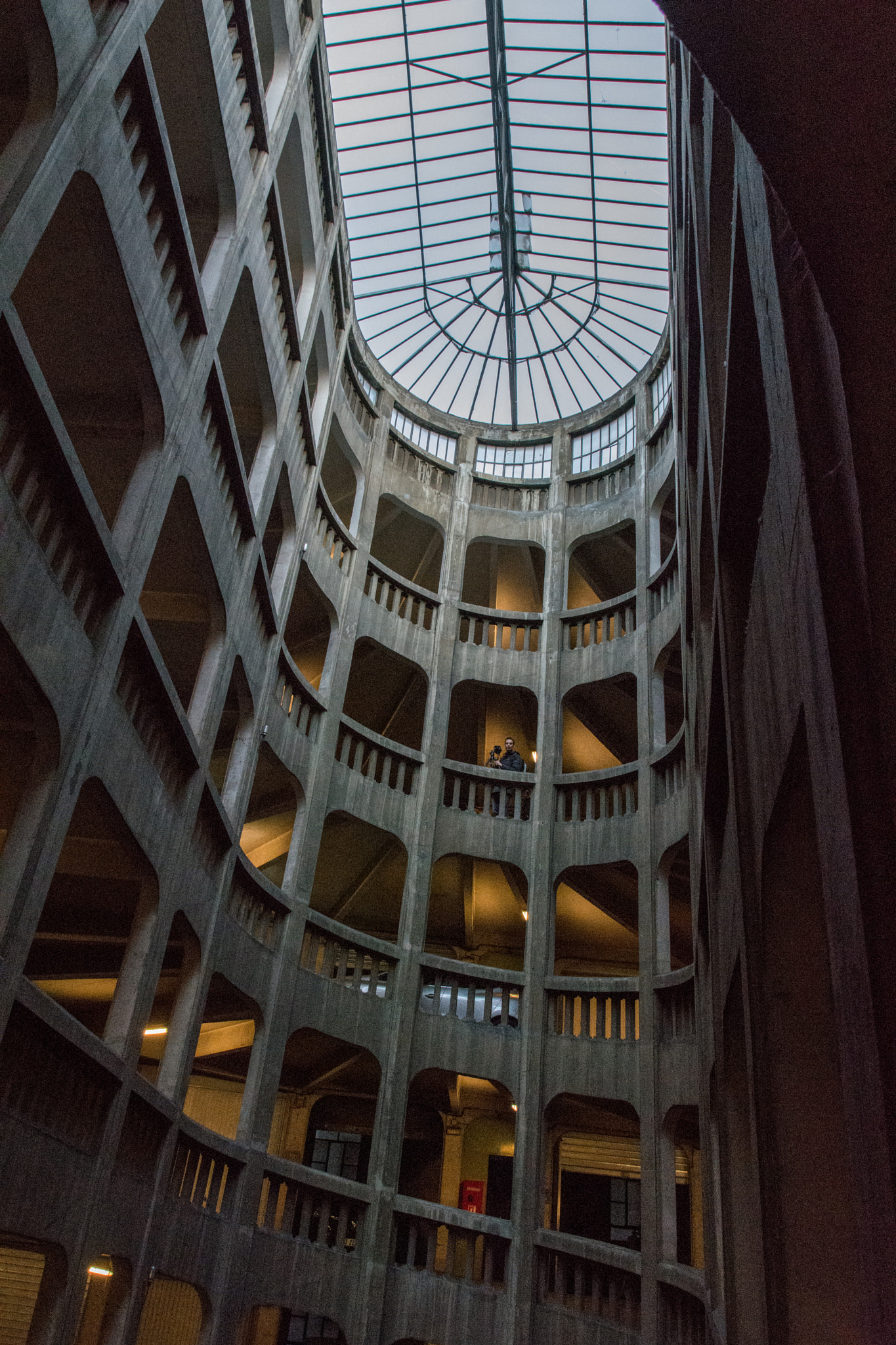 Nikon D7200 sample photo. Garage hélicoïdale photography
