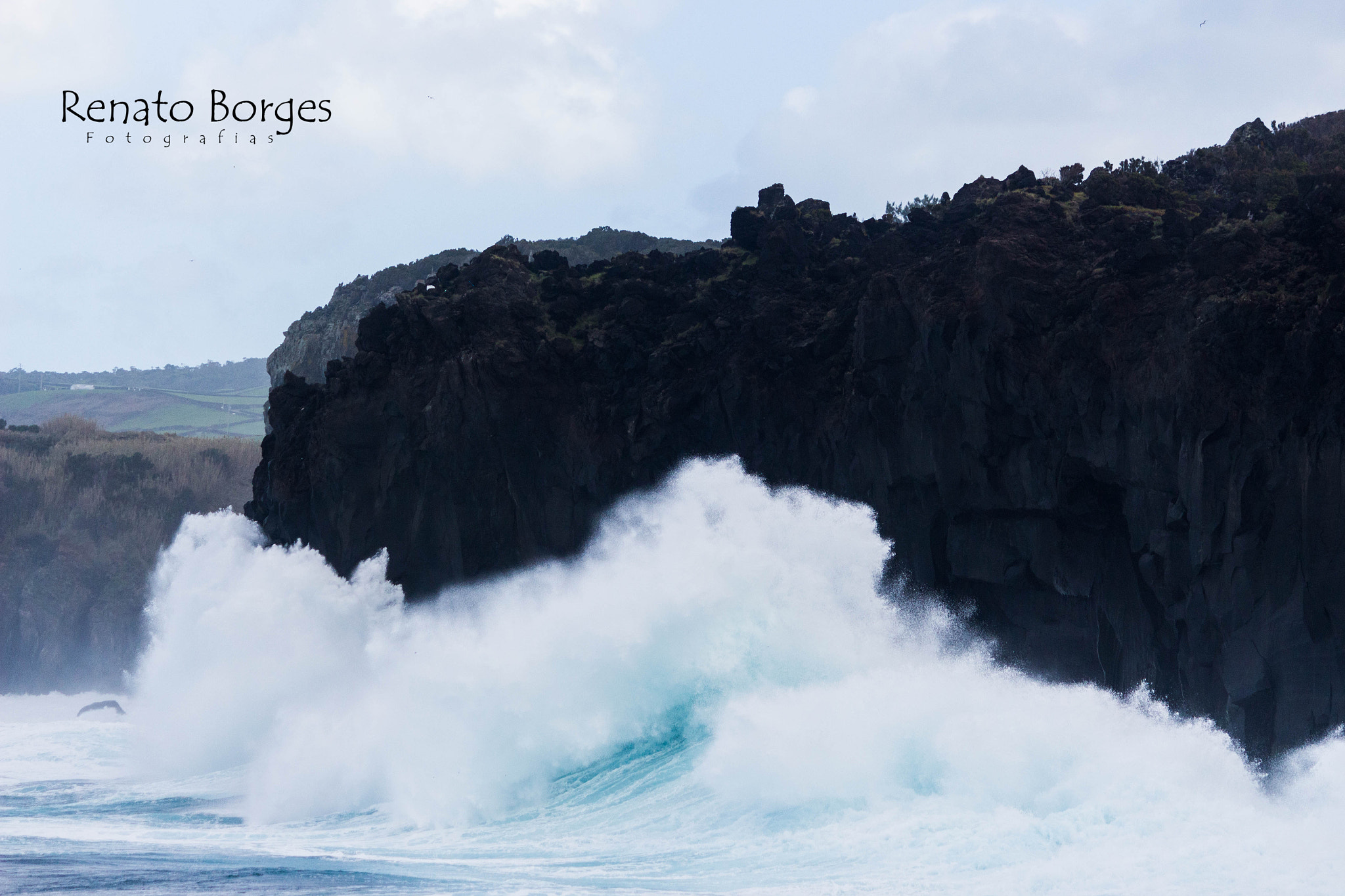 Canon EF-S 55-250mm F4-5.6 IS sample photo. Pela costa norte da ilha. photography