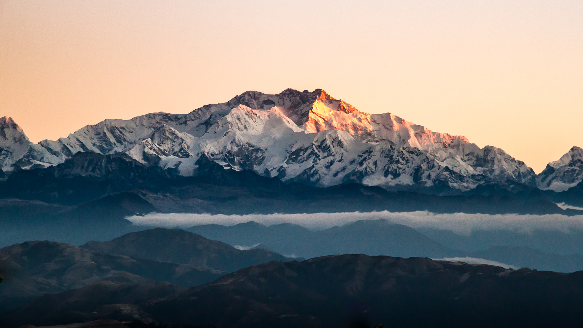 Canon EOS 500D (EOS Rebel T1i / EOS Kiss X3) sample photo. Himalaya kanchenjunga photography