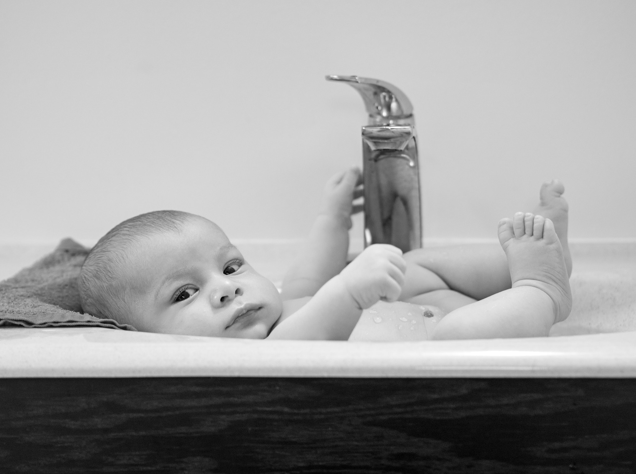 Olympus OM-D E-M10 + Olympus M.Zuiko Digital 45mm F1.8 sample photo. Bath time photography