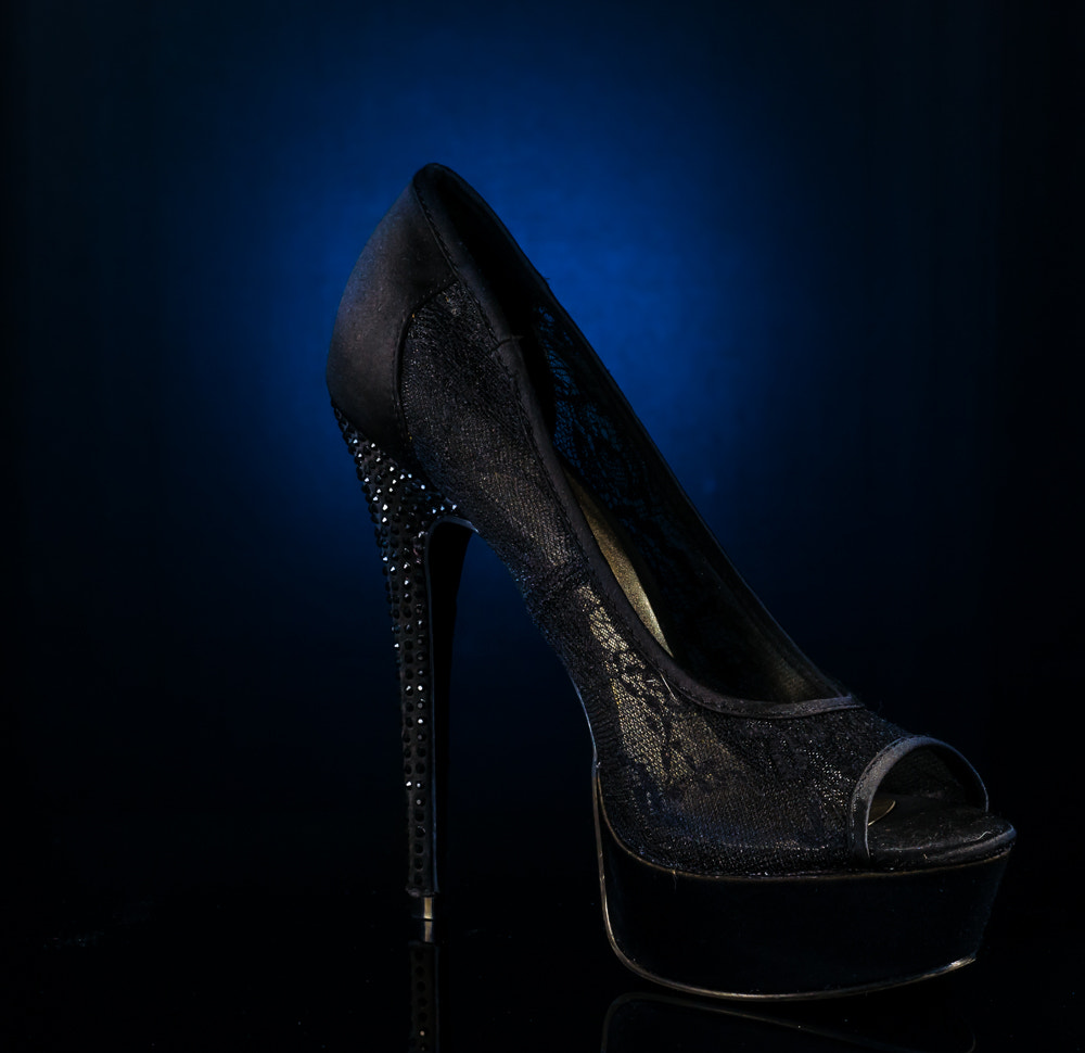 AF Micro-Nikkor 60mm f/2.8 sample photo. High heel photography