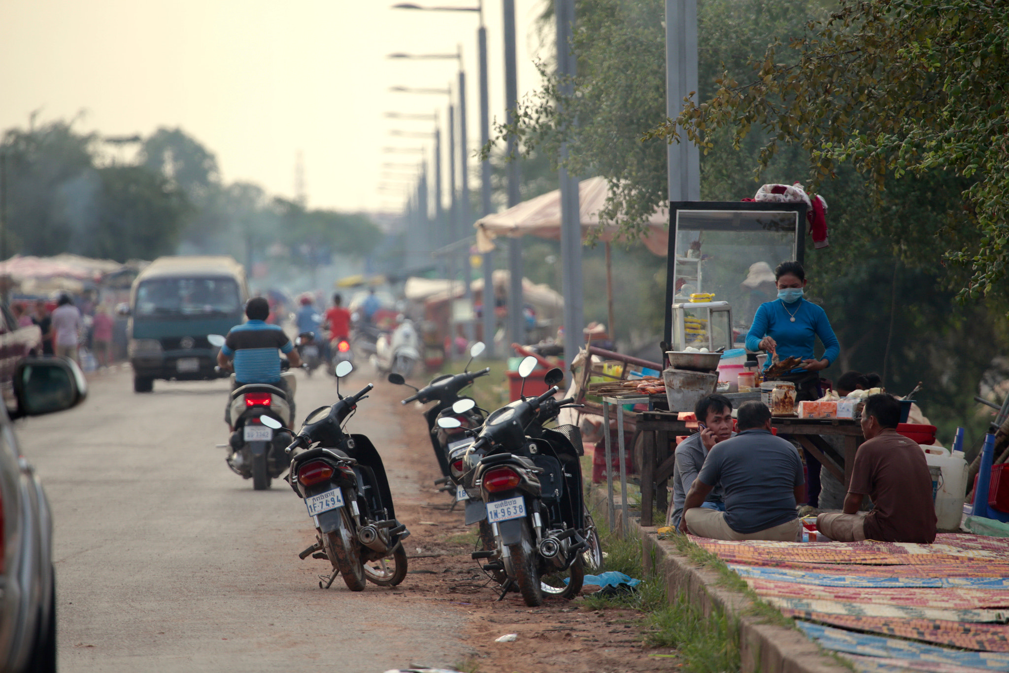 Canon EF 100-400mm F4.5-5.6L IS USM sample photo. Siem reap market photography