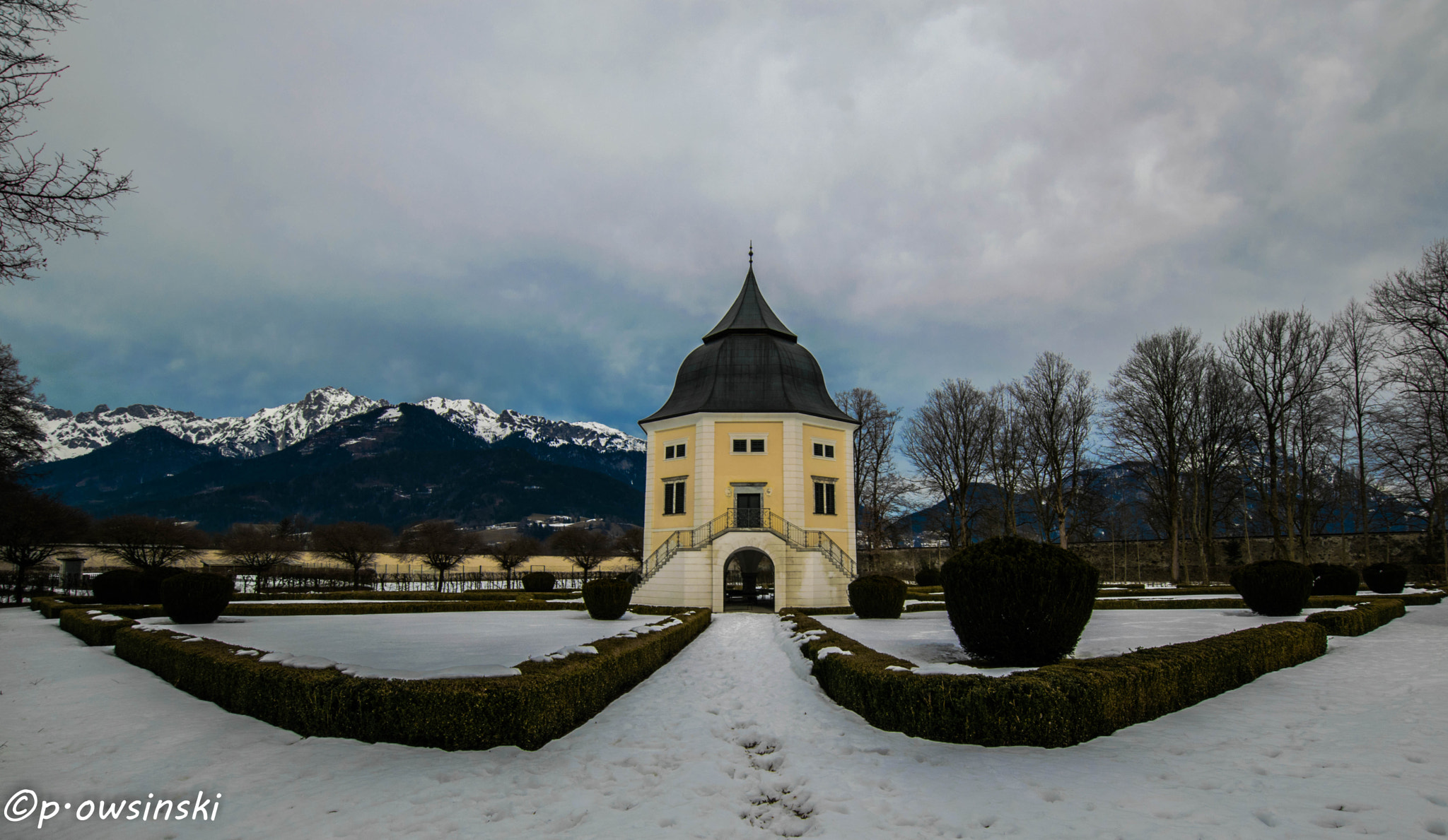 Nikon D5300 + Sigma 10-20mm F3.5 EX DC HSM sample photo. Barocker pavillon im park photography