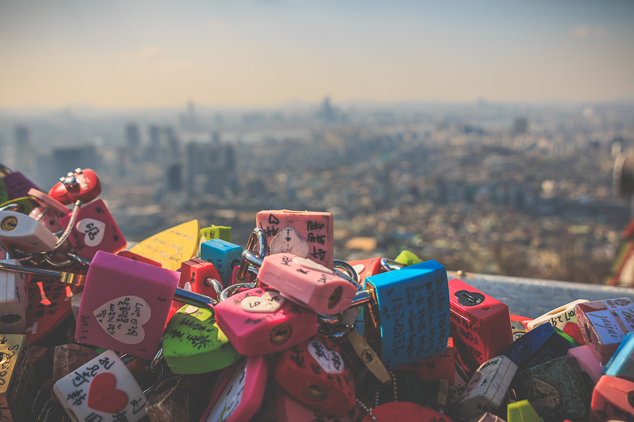 Canon EOS 70D + Sigma 24-70mm F2.8 EX DG Macro sample photo. Seoul love locks photography