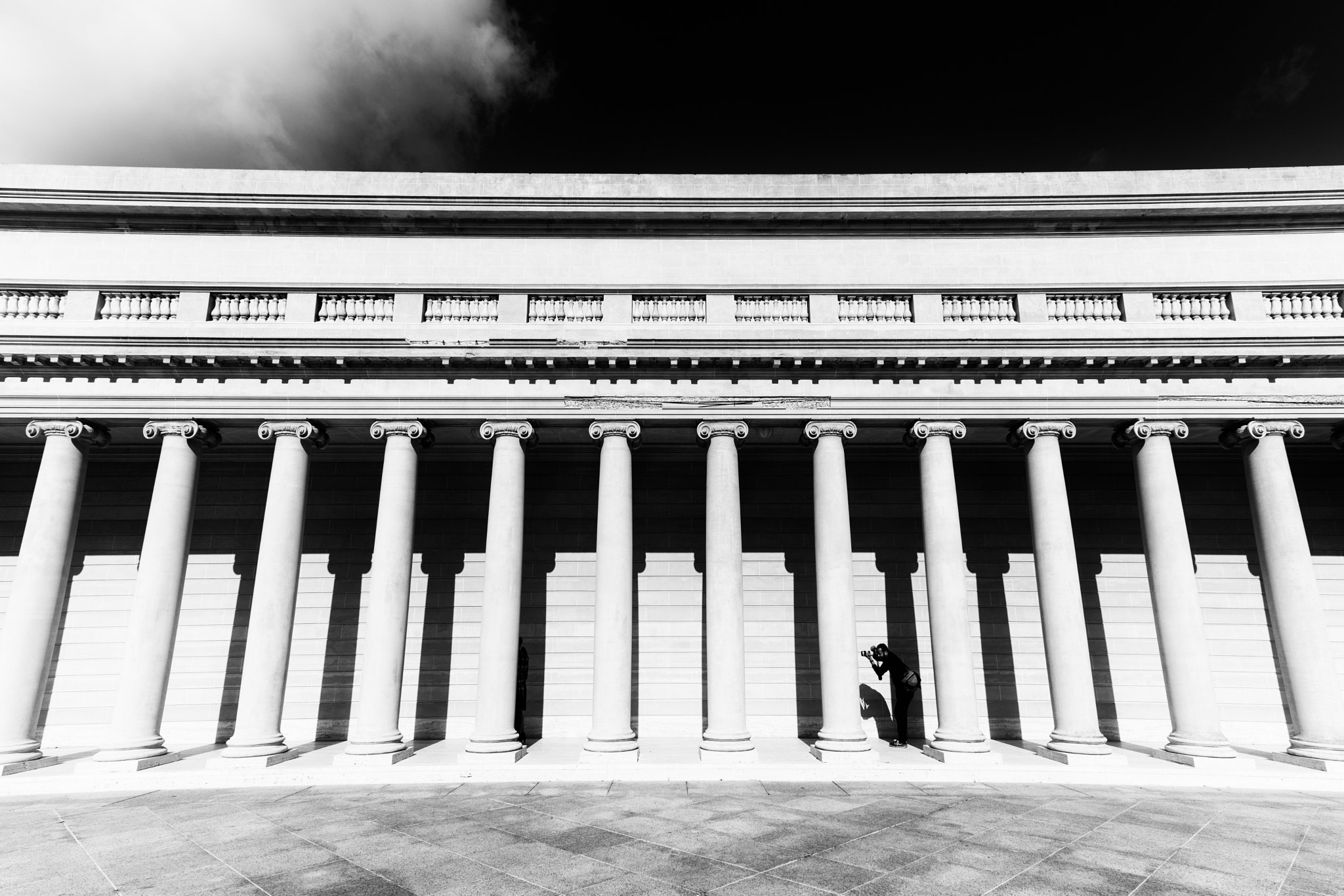 E 18mm F2.8 sample photo. A photographer and the legion of honor photography