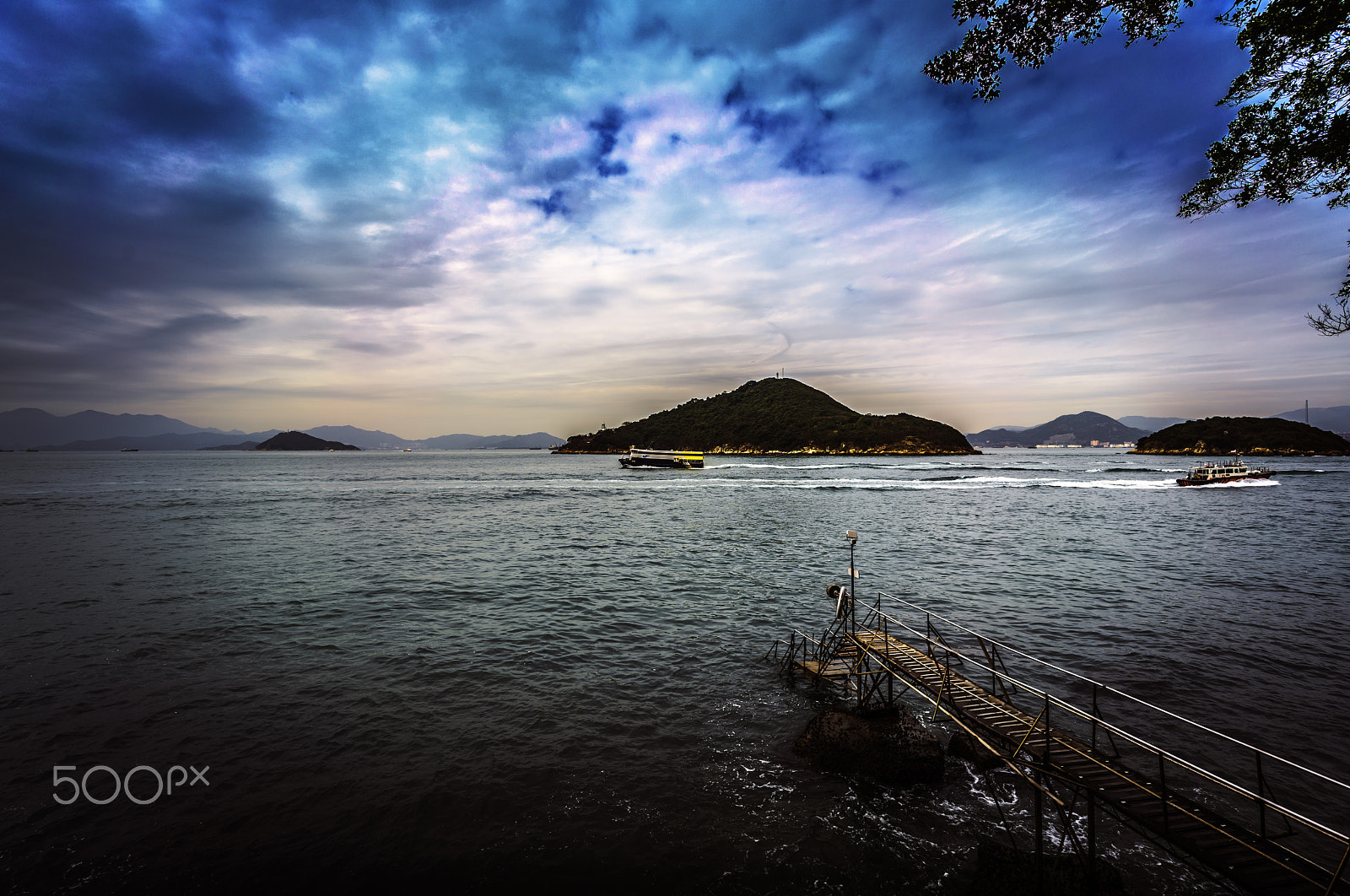 Sony a7R II + Voigtlander SUPER WIDE-HELIAR 15mm F4.5 III sample photo. Hong kong - swimming facility photography