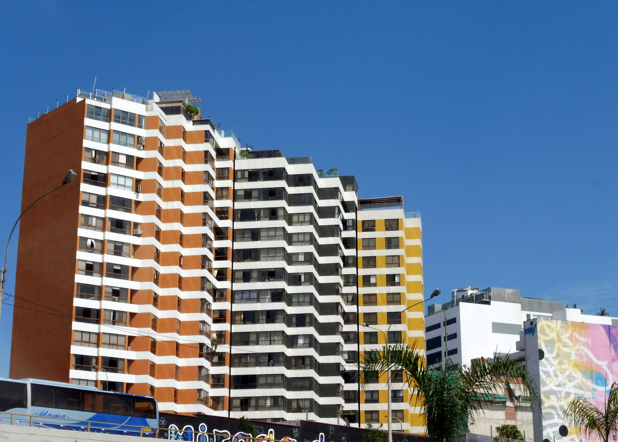Panasonic DMC-ZS45 sample photo. Lima photography