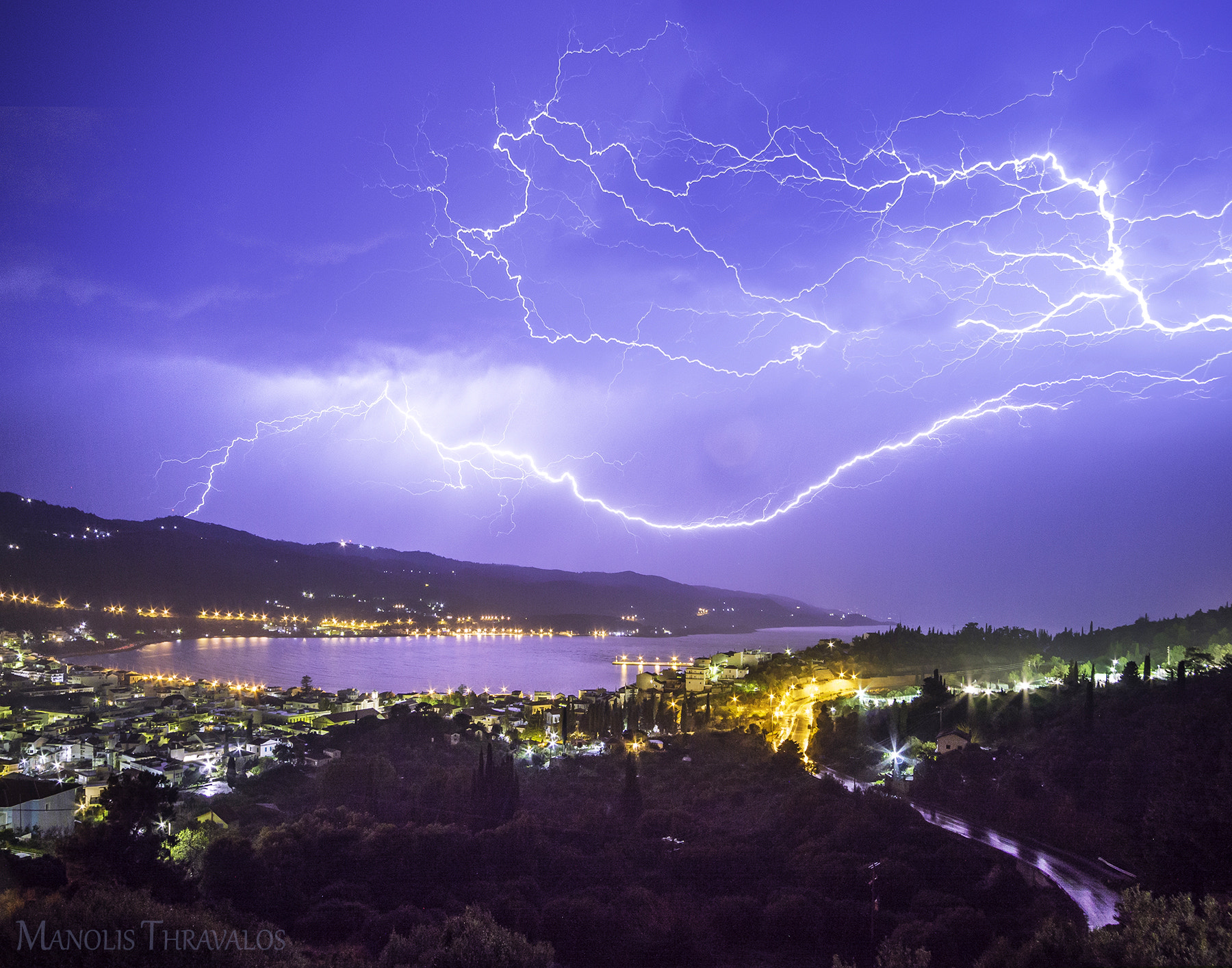 Samyang 14mm F2.8 ED AS IF UMC sample photo. Electricity photography