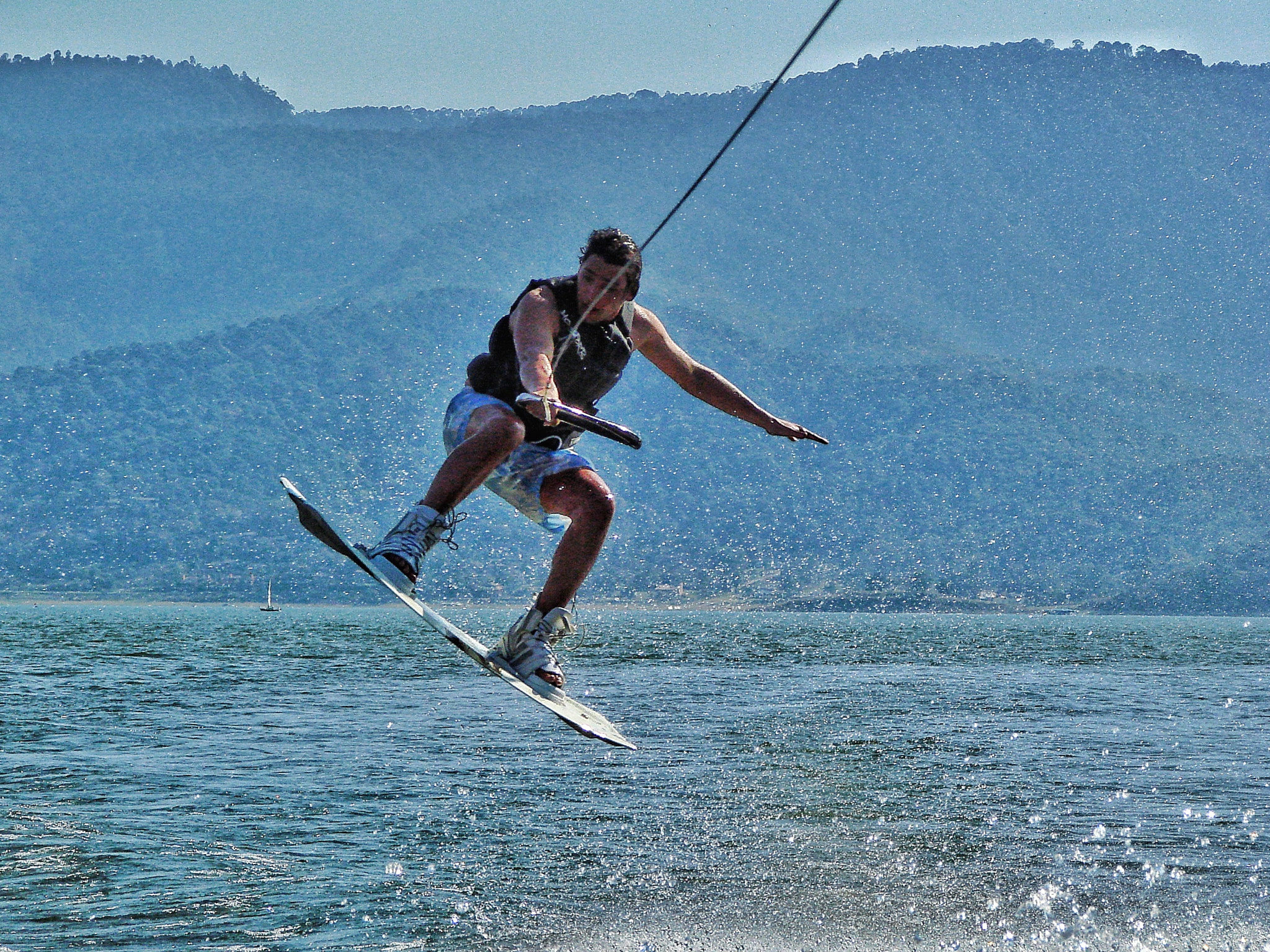Sony DSC-H5 sample photo. Jumping the wake... photography