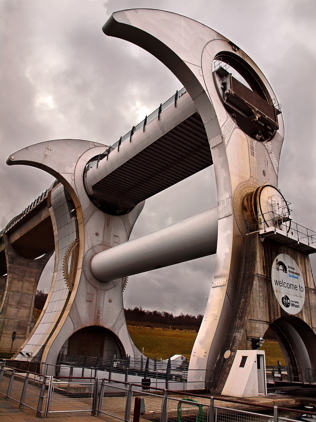 Olympus E-600 (EVOLT E-600) sample photo. Falkirk wheel photography