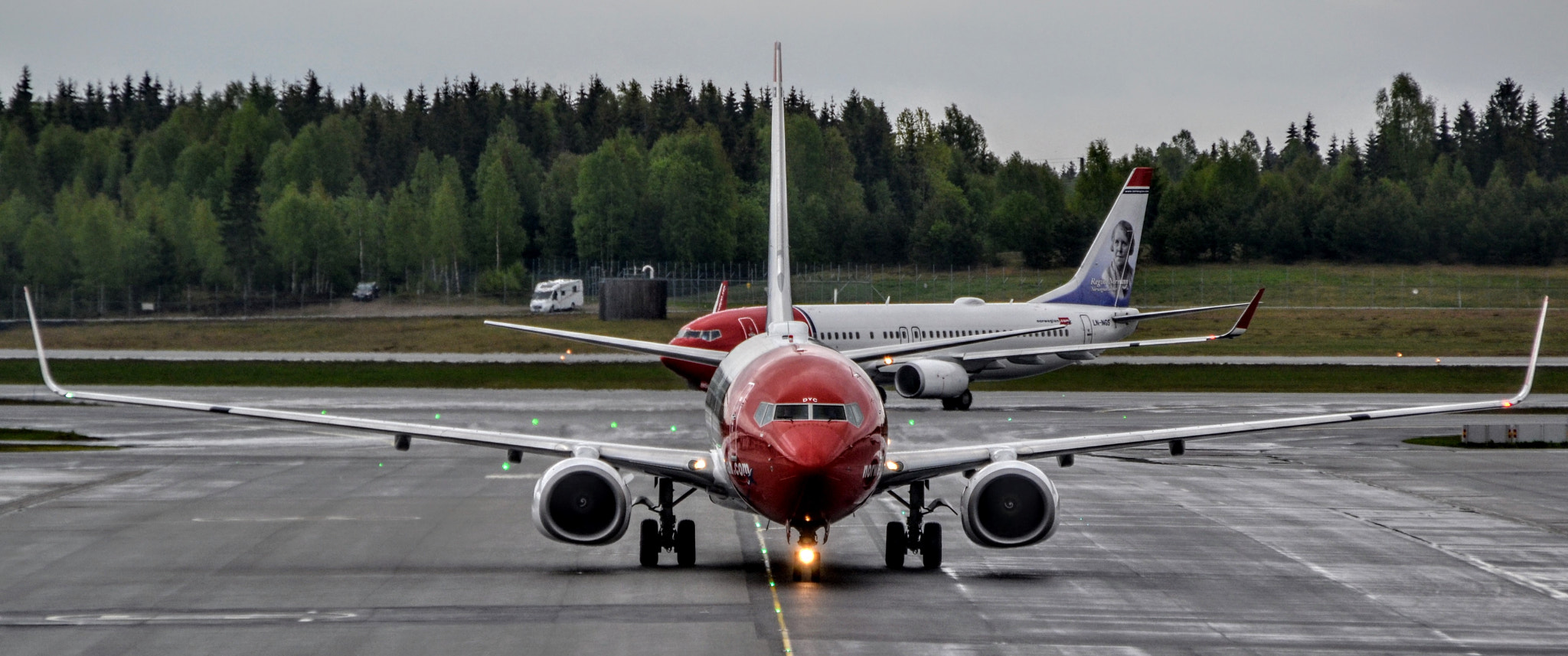 Sigma 18-250mm F3.5-6.3 DC OS HSM sample photo. Norwegian boeing 737-800 photography