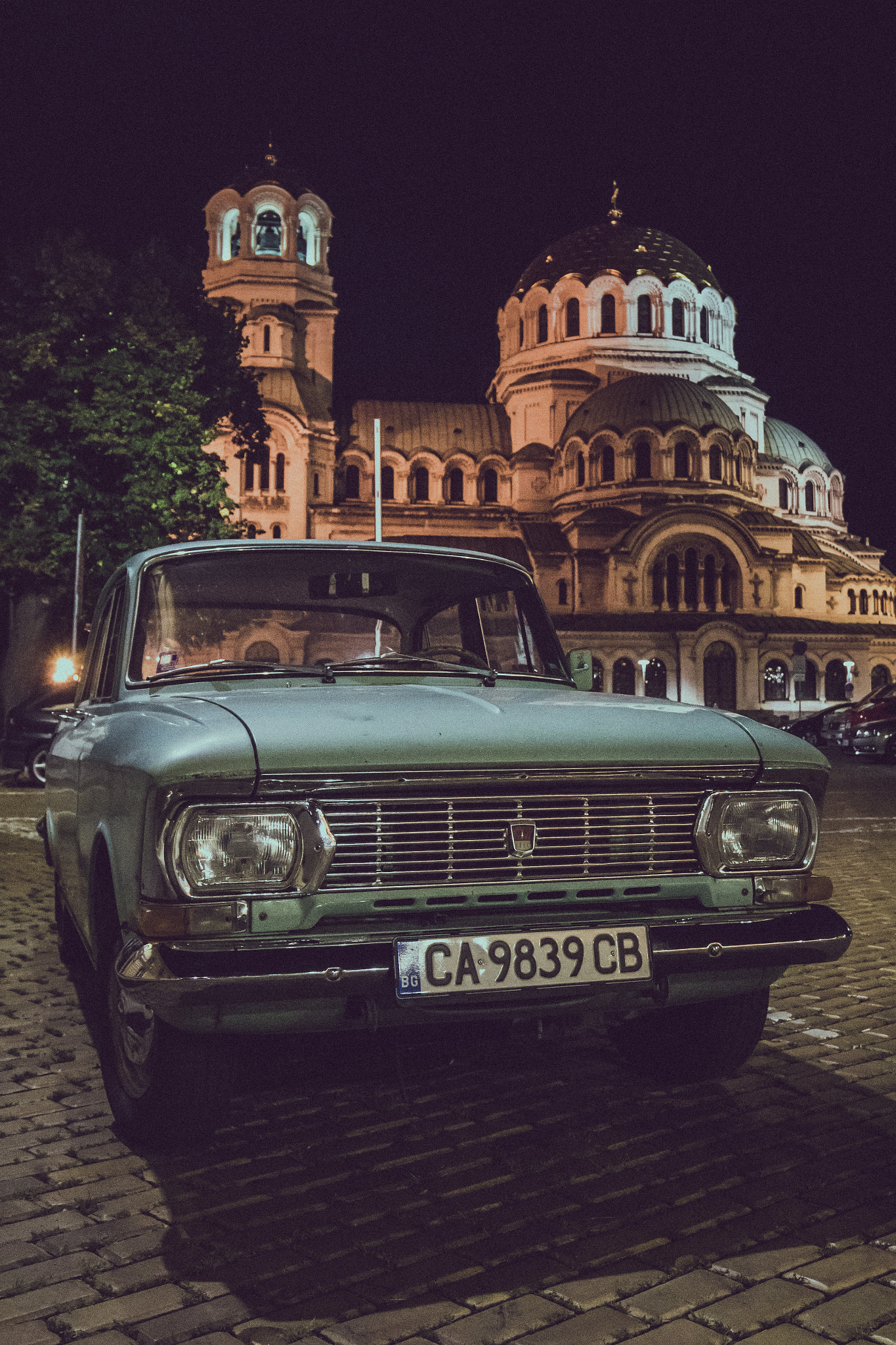 Canon EF 16-35mm F4L IS USM sample photo. Moskvitch 412 photography