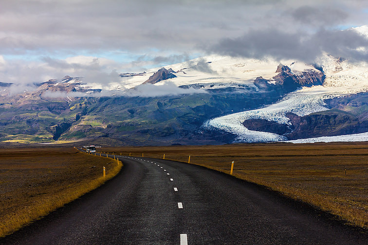 Canon EOS 60D + Sigma 55-200mm f/4-5.6 DC sample photo. Icelandic road photography