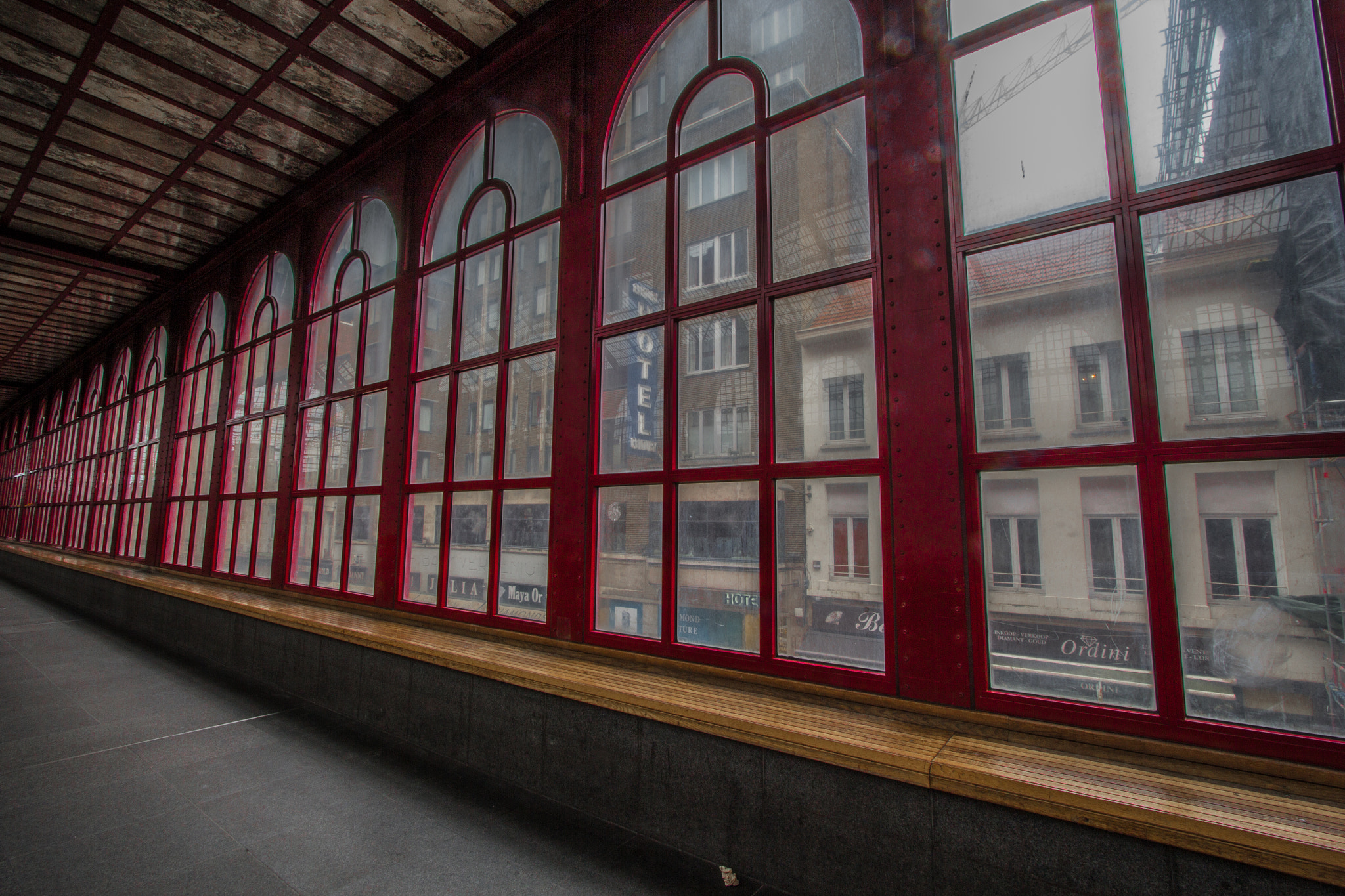Canon EF-S 10-22mm F3.5-4.5 USM sample photo. Station windows photography