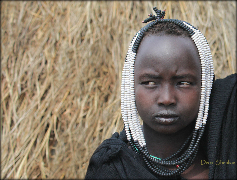 Canon EF 70-300mm F4-5.6L IS USM sample photo. Village girl photography