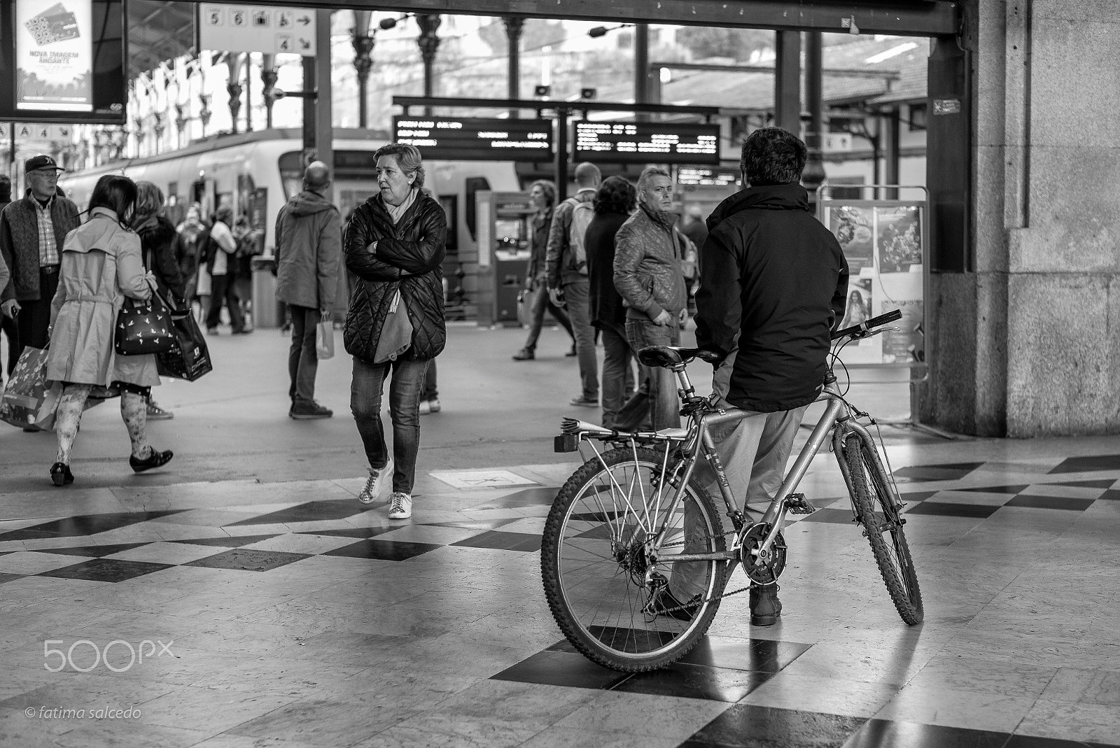 Leica Summilux-M 50mm F1.4 ASPH sample photo. At são bento railway station photography