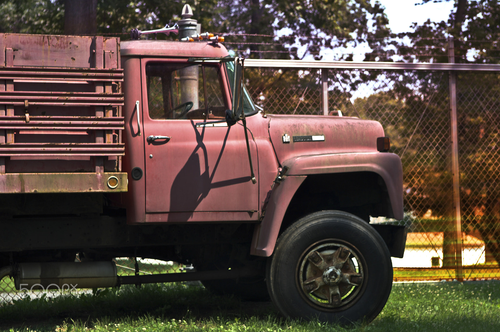 Nikon D90 + AF Zoom-Nikkor 35-70mm f/2.8 sample photo. Farm truck photography