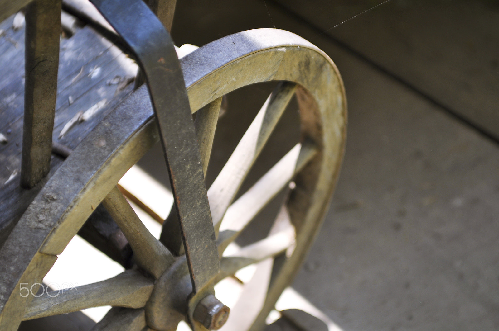 AF Zoom-Nikkor 35-70mm f/2.8 sample photo. Old wheel photography