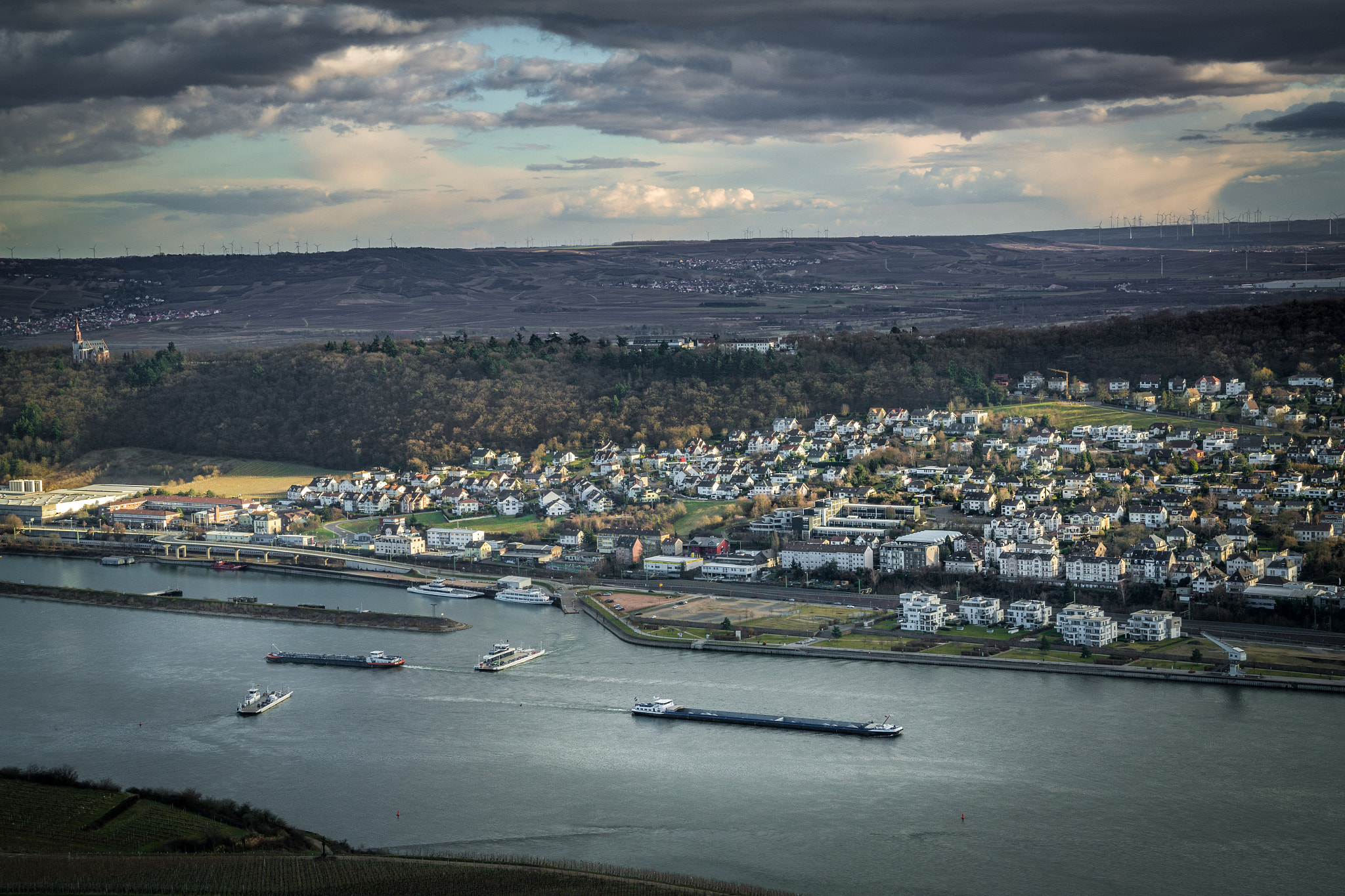Samsung NX300 + Samsung NX 18-55mm F3.5-5.6 OIS sample photo. Rhine river photography
