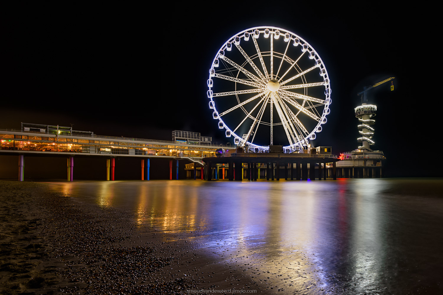 Nikon D7200 + Tamron SP AF 10-24mm F3.5-4.5 Di II LD Aspherical (IF) sample photo. The ferrywheel photography