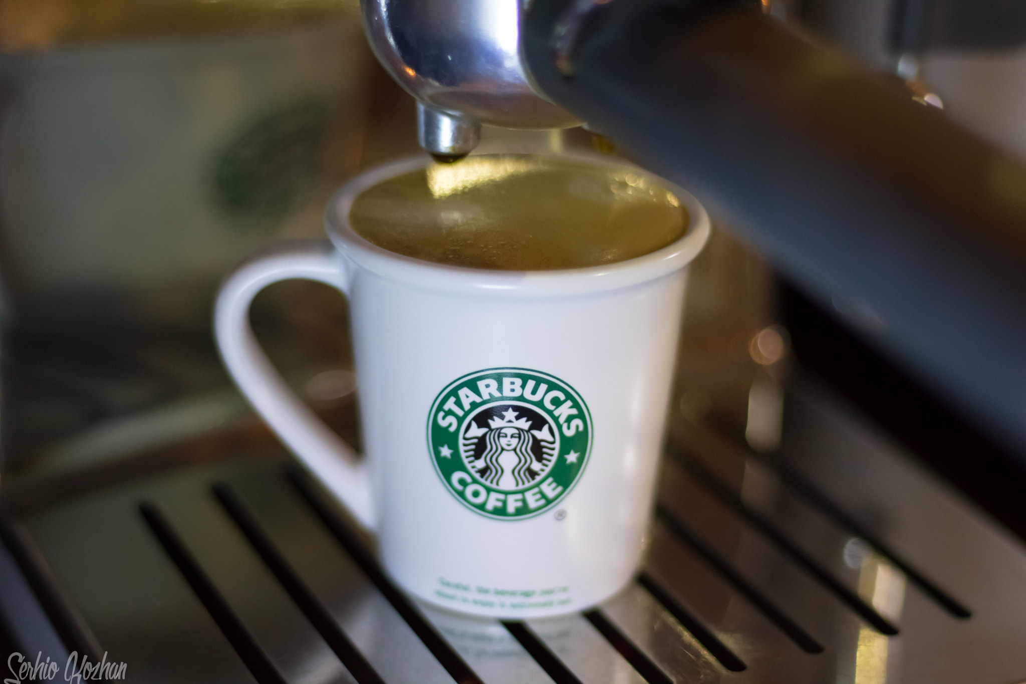 Canon EOS 760D (EOS Rebel T6s / EOS 8000D) + Canon EF 50mm F1.8 STM sample photo. Coffee sturbucks photography