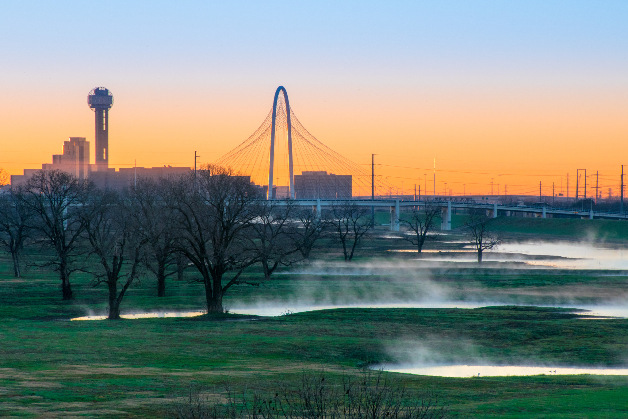 1 NIKKOR VR 10-100mm f/4-5.6 sample photo. Dallas sunrise photography