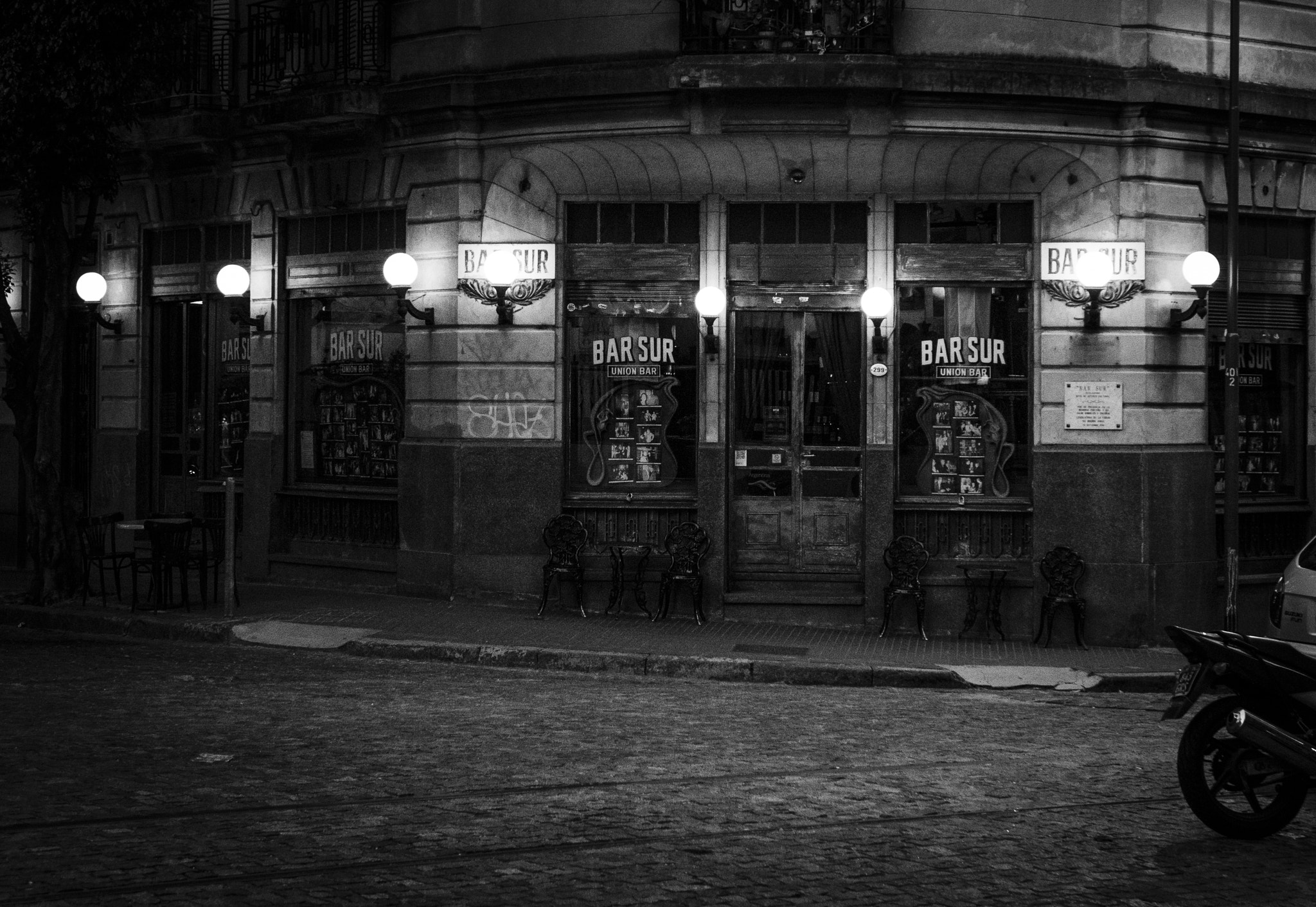 24-200mm F2.8 sample photo. Union bar lll photography