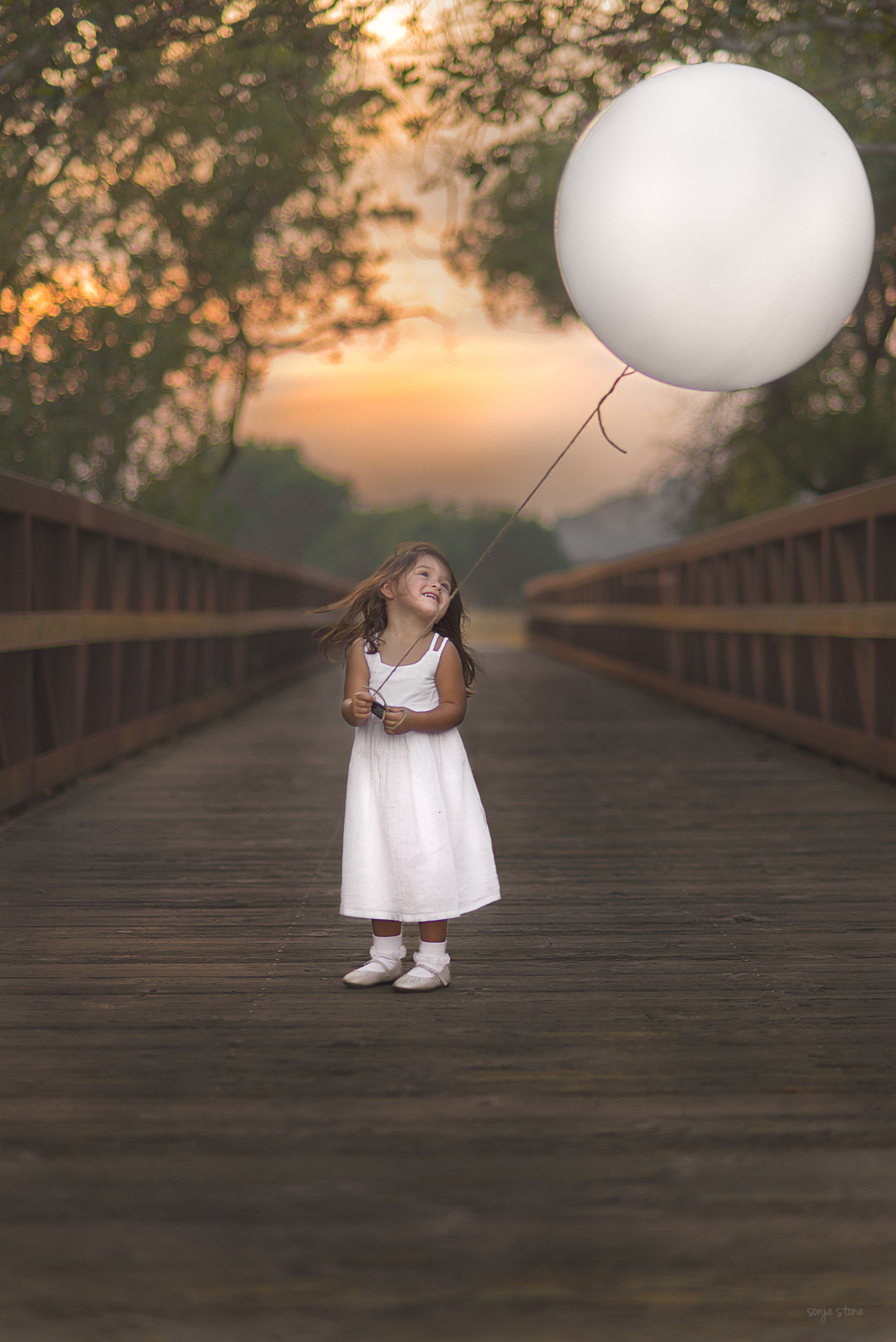 AF Nikkor 85mm f/1.8 sample photo. The balloon photography