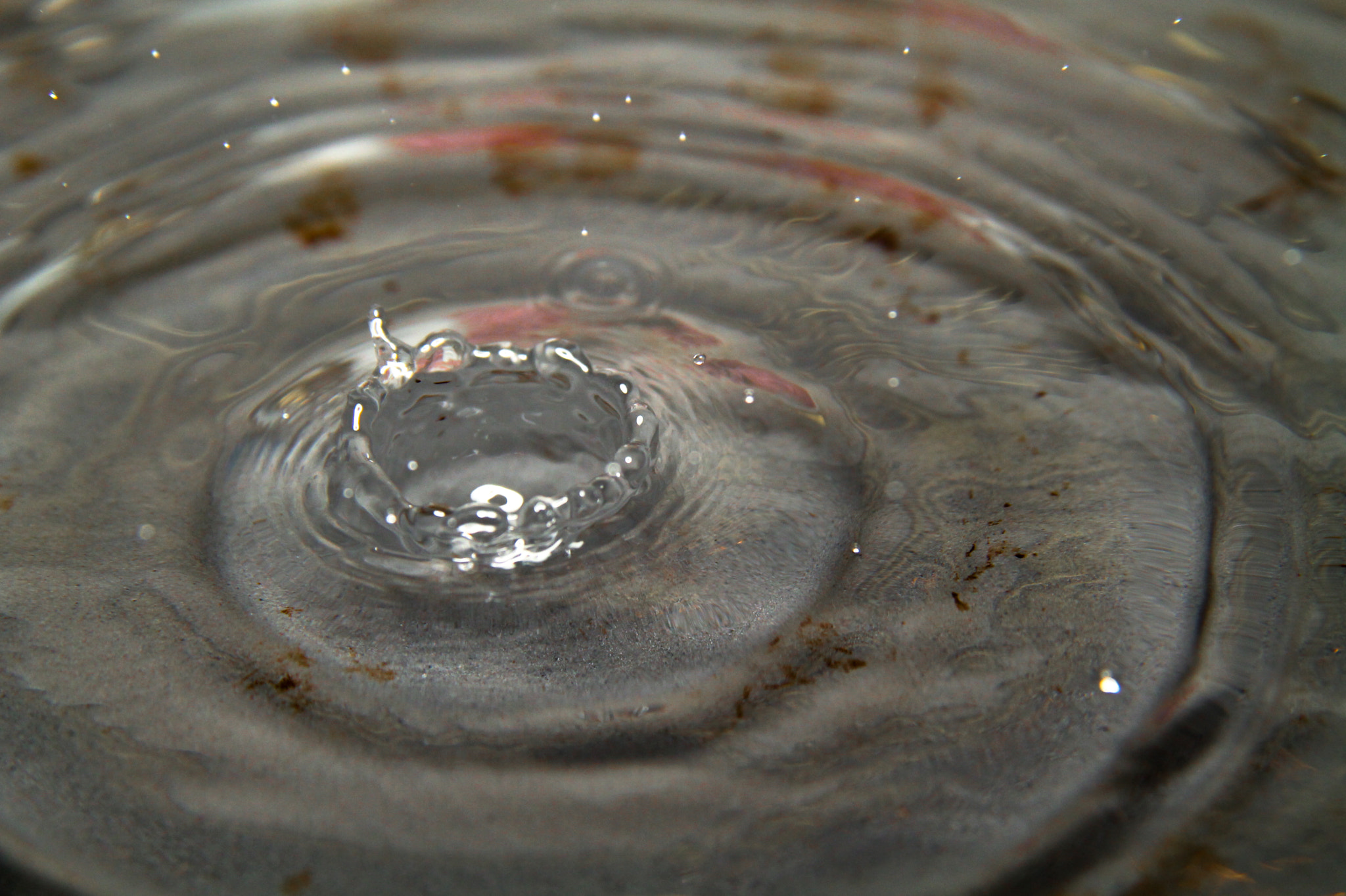Canon EF-S 18-200mm F3.5-5.6 IS sample photo. Water crator photography