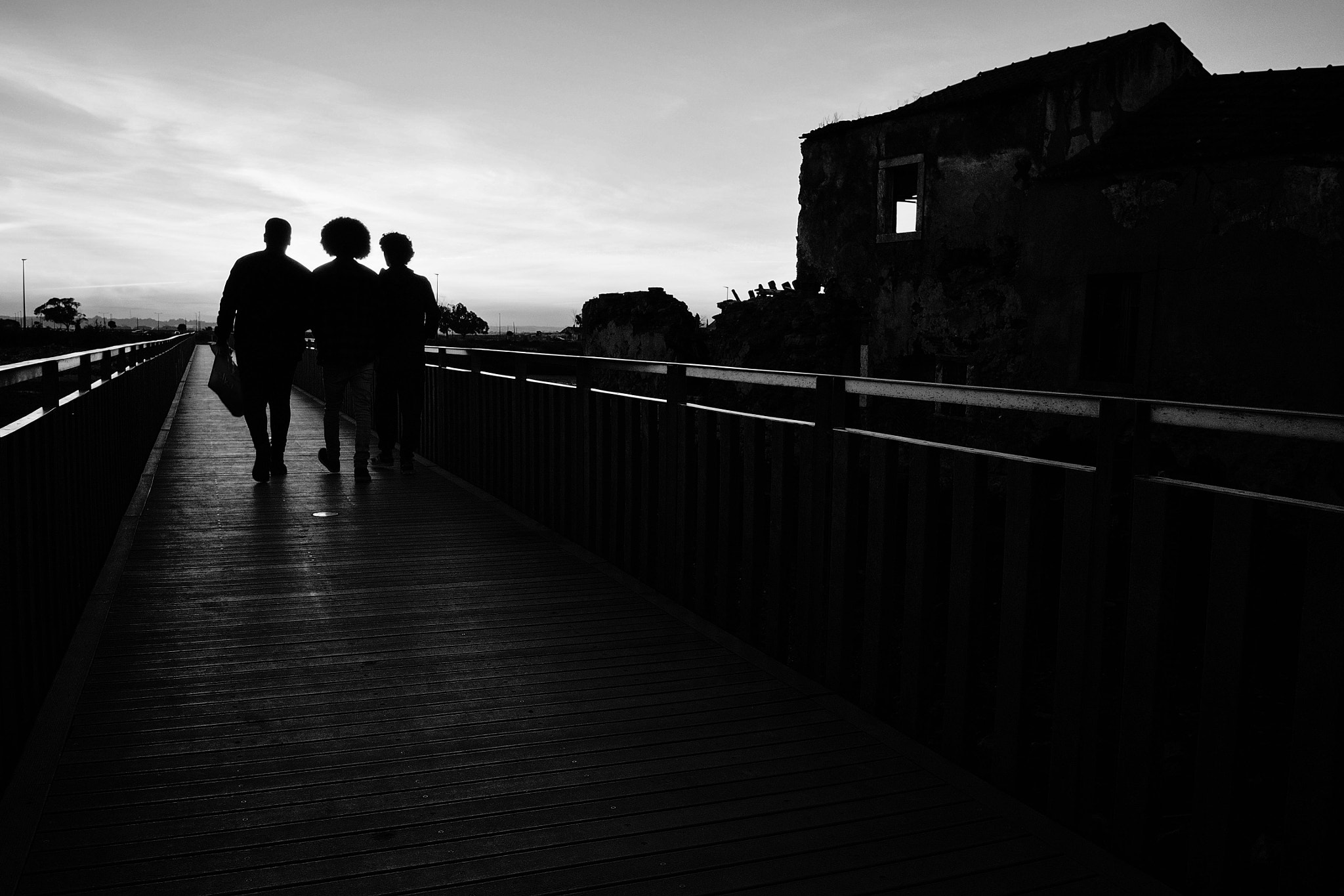 Olympus OM-D E-M5 + Panasonic Lumix G 14mm F2.5 ASPH sample photo. Friends photography