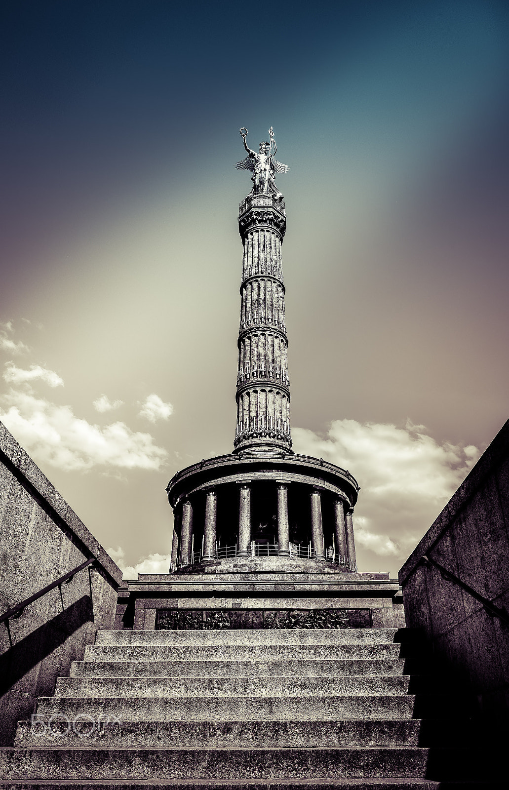 Tamron SP 24-70mm F2.8 Di VC USD sample photo. The victory column photography