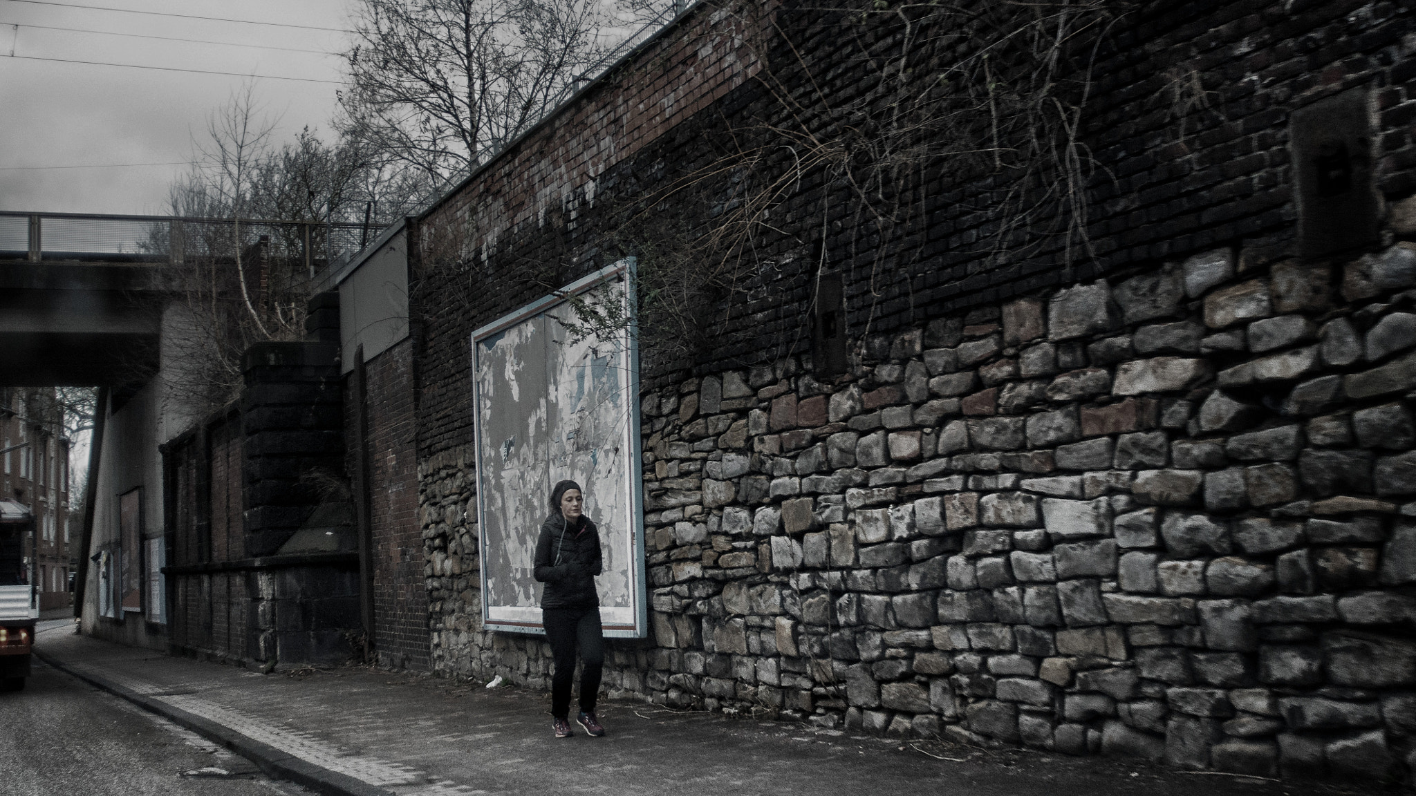 AF Zoom-Nikkor 28-105mm f/3.5-4.5D IF sample photo. Old factory wall photography