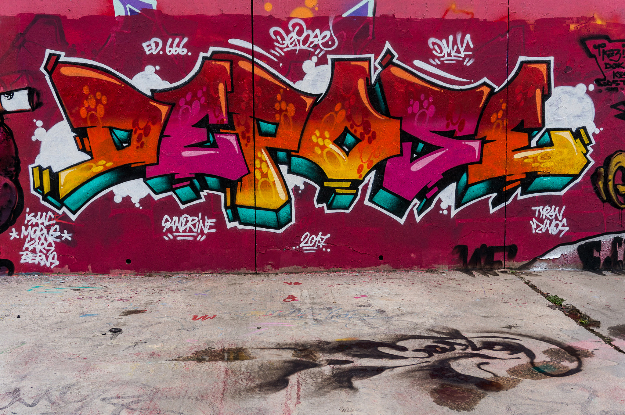 Sony Alpha NEX-5R sample photo. Street art photography