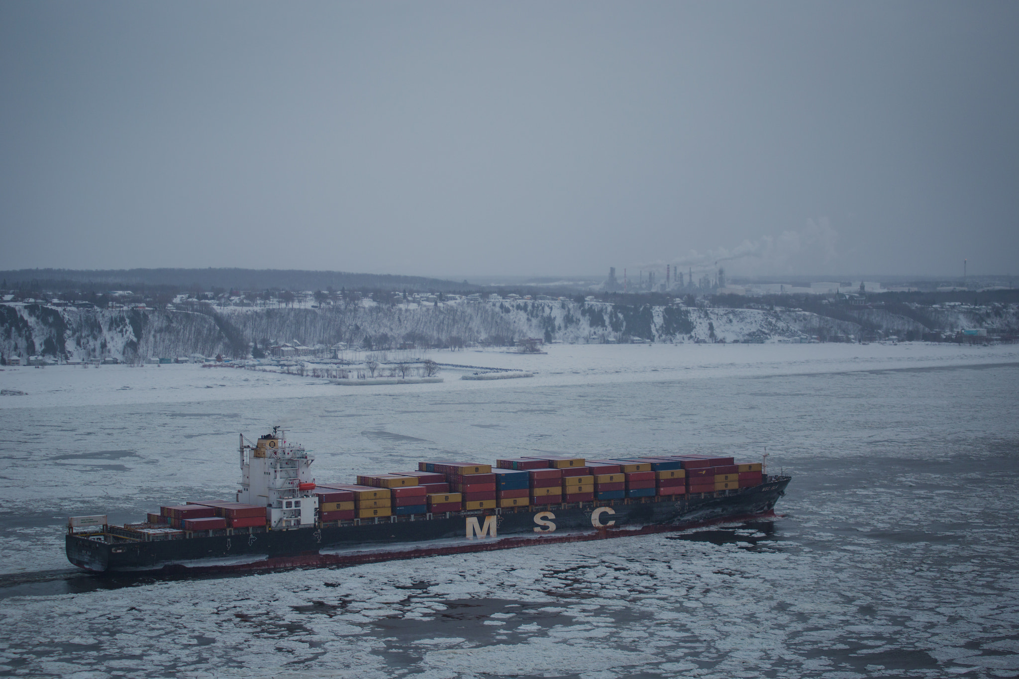 Canon EOS 6D + Canon EF 70-210mm f/4 sample photo. Boat on the river photography