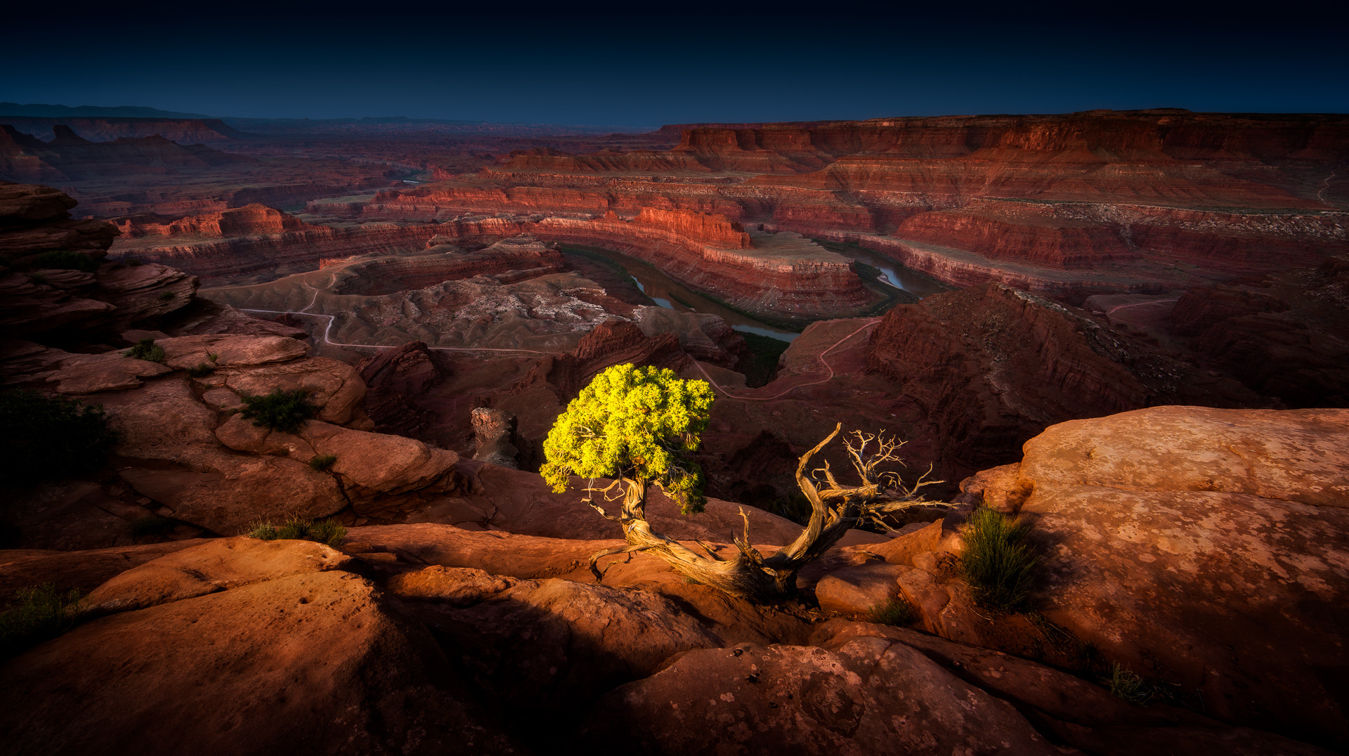 Samyang 14mm F2.8 ED AS IF UMC sample photo. The importance of waking at dawn photography