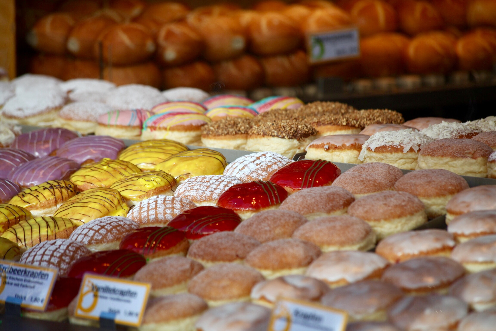 Canon EF 70-300mm F4-5.6 IS USM sample photo. 'krapfen' munich photography