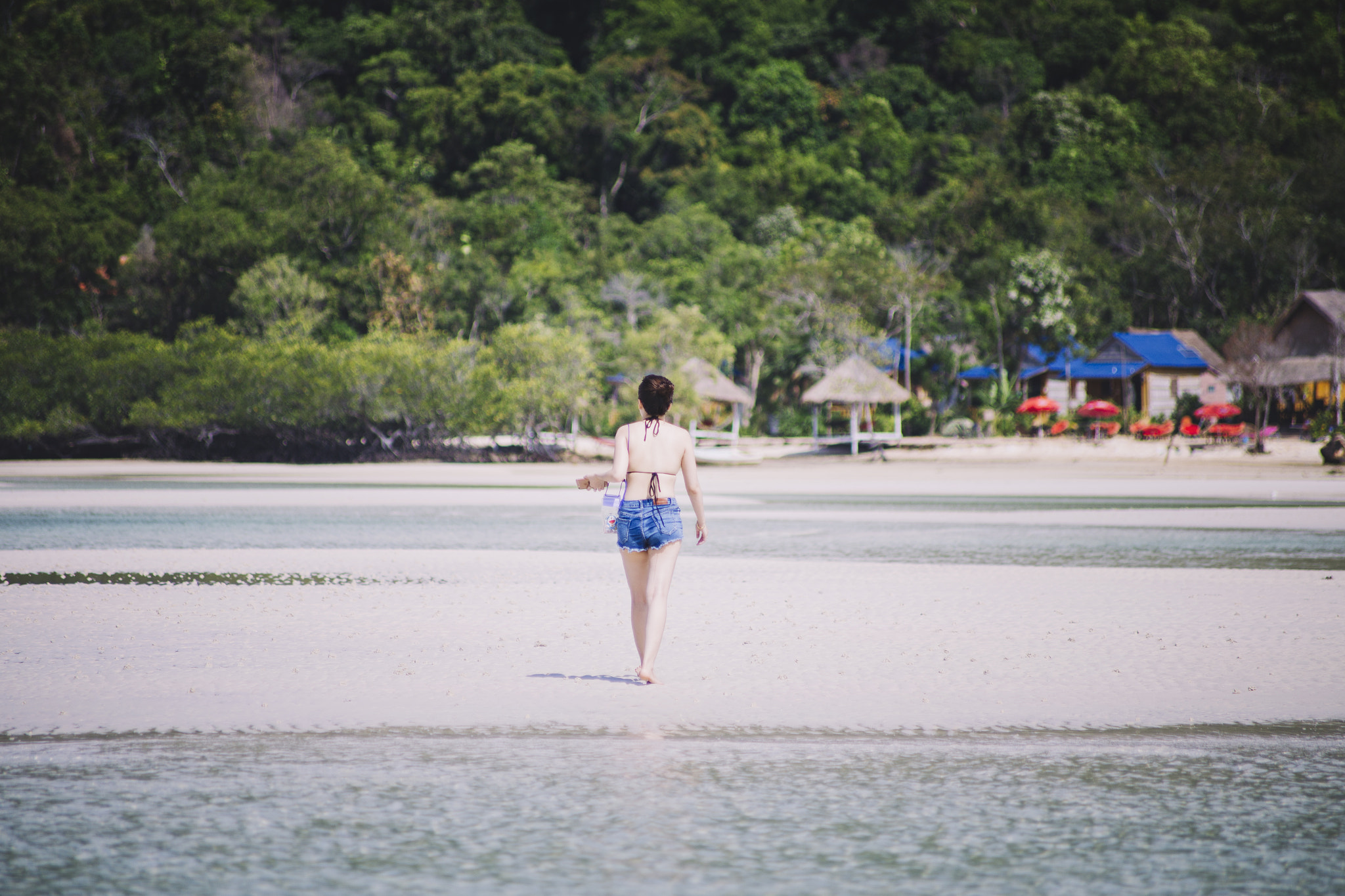 Canon EOS 6D + Canon EF 70-210mm f/4 sample photo. Girl on beach photography