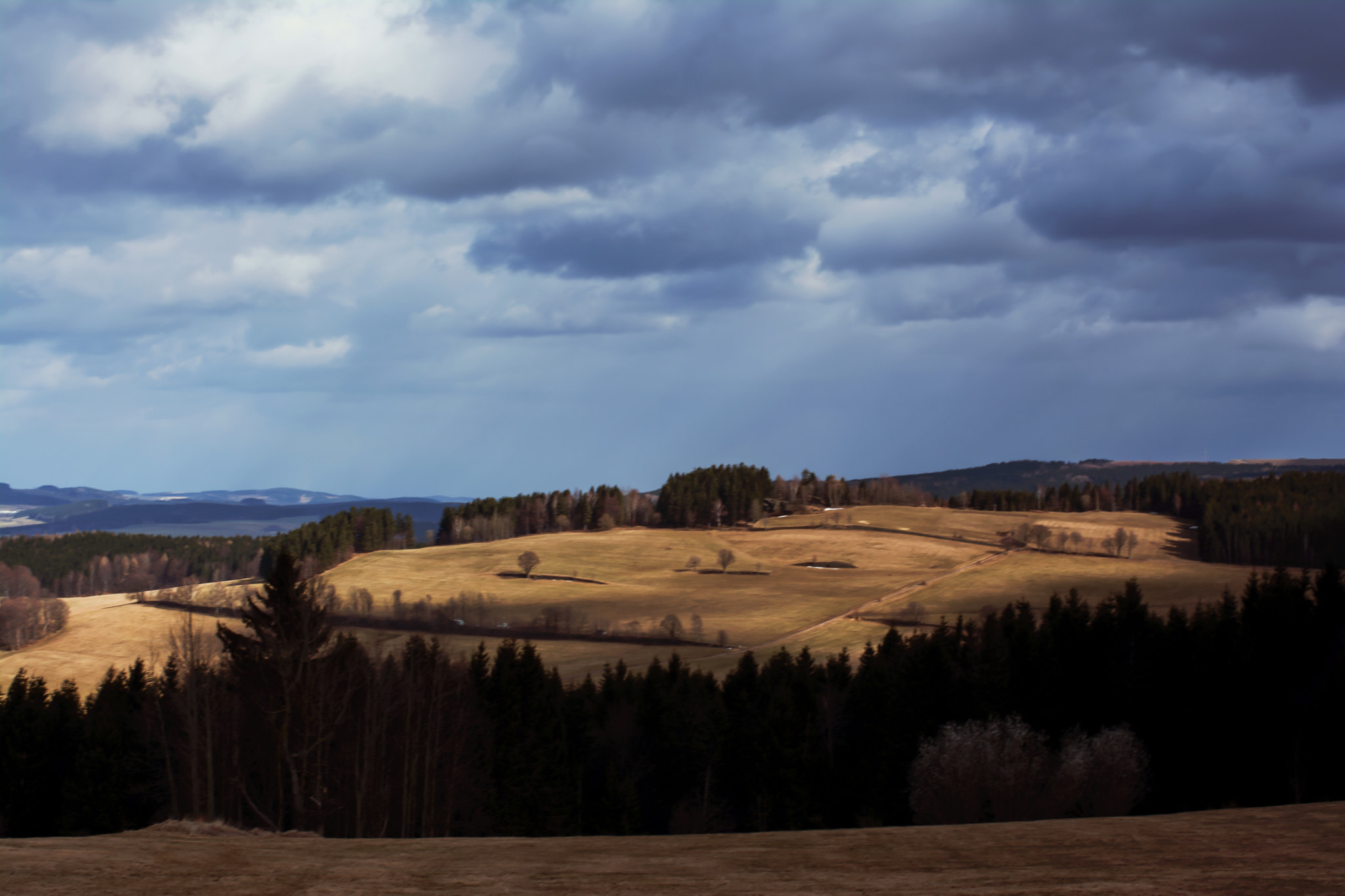 Nikon D5200 + Nikon AF-S Nikkor 50mm F1.4G sample photo. Stormy day photography