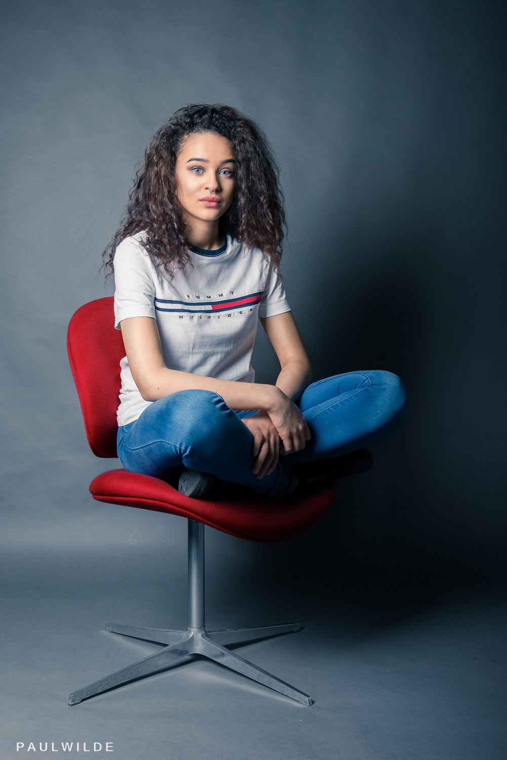 Sigma 24-105mm F4 DG OS HSM Art sample photo. Ebony on chair photography