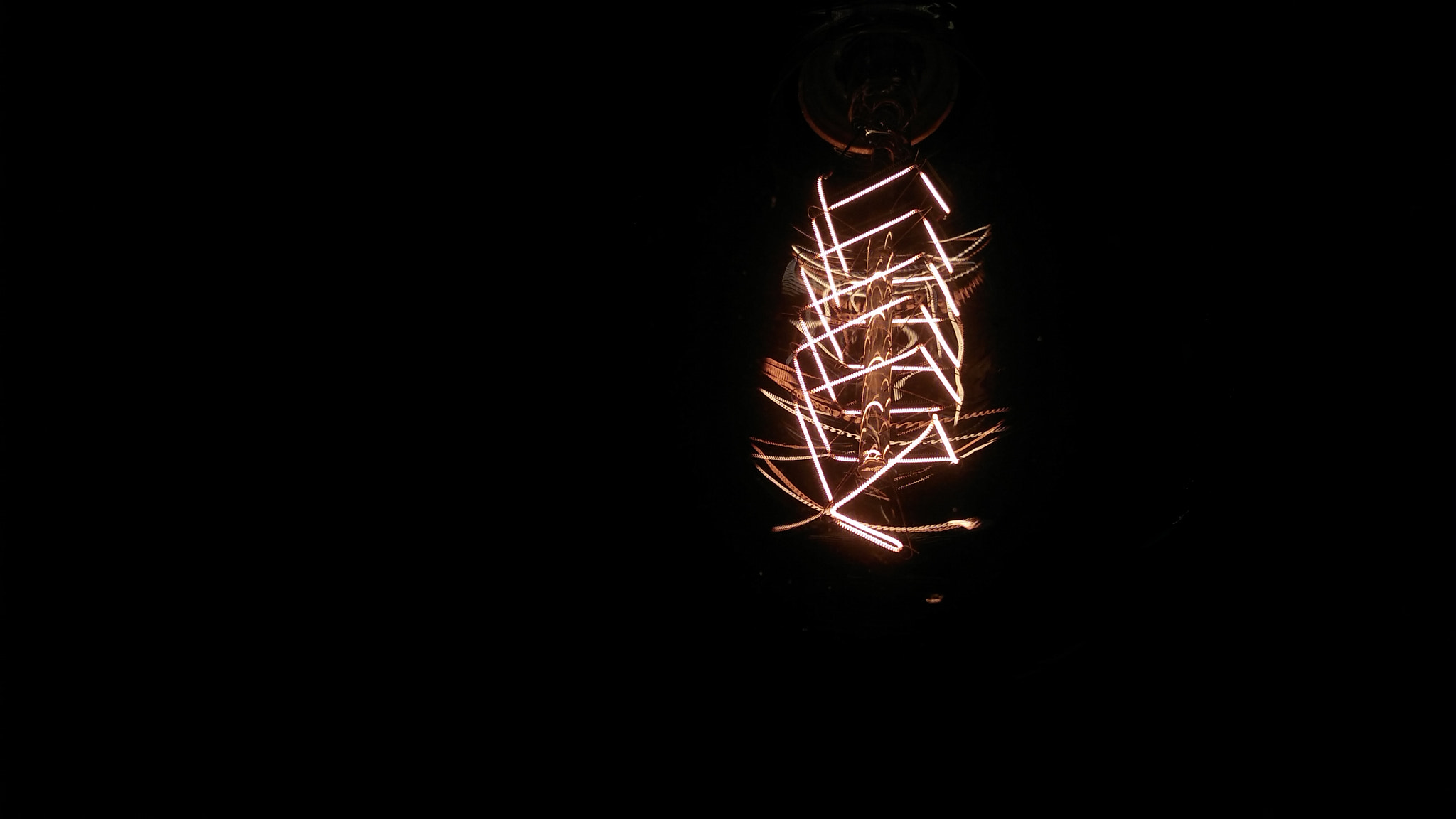 OnePlus ONE E1003 sample photo. Incandescent bulb photography
