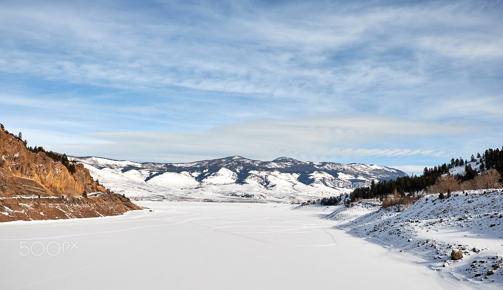 Fujifilm X-E2S + Fujifilm XF 18-55mm F2.8-4 R LM OIS sample photo. Winter reservoir photography