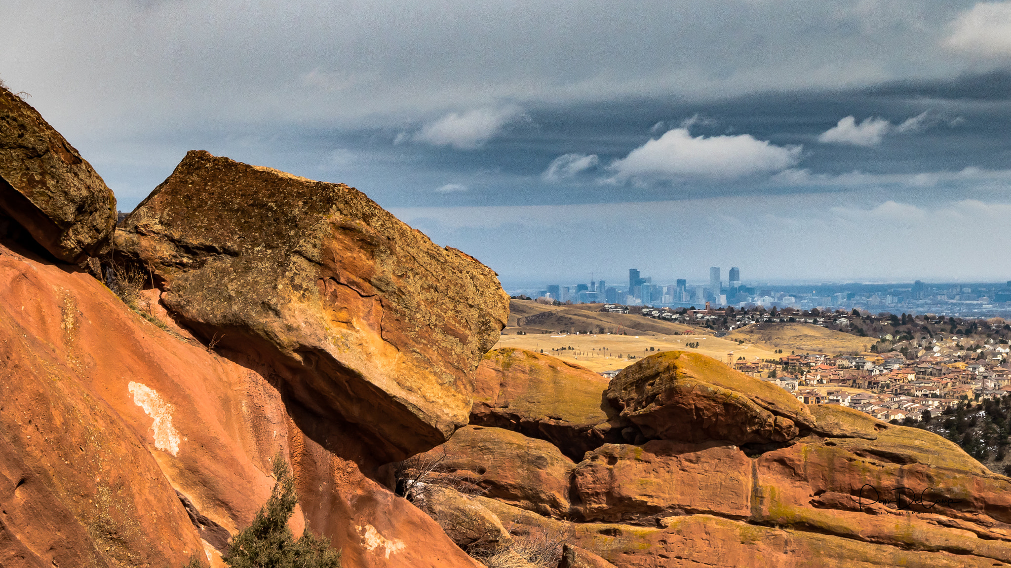 LUMIX G VARIO 12-60/F3.5-5.6 sample photo. Red rocks overlooking denver photography