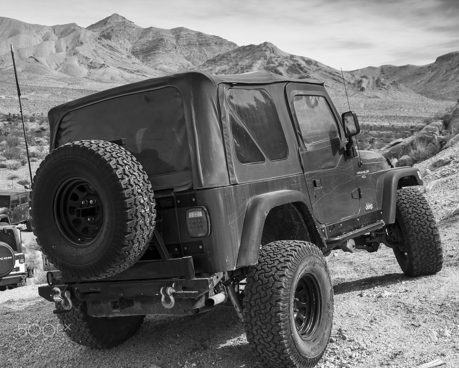 AF Zoom-Nikkor 28-105mm f/3.5-4.5D IF sample photo. Jeep! photography
