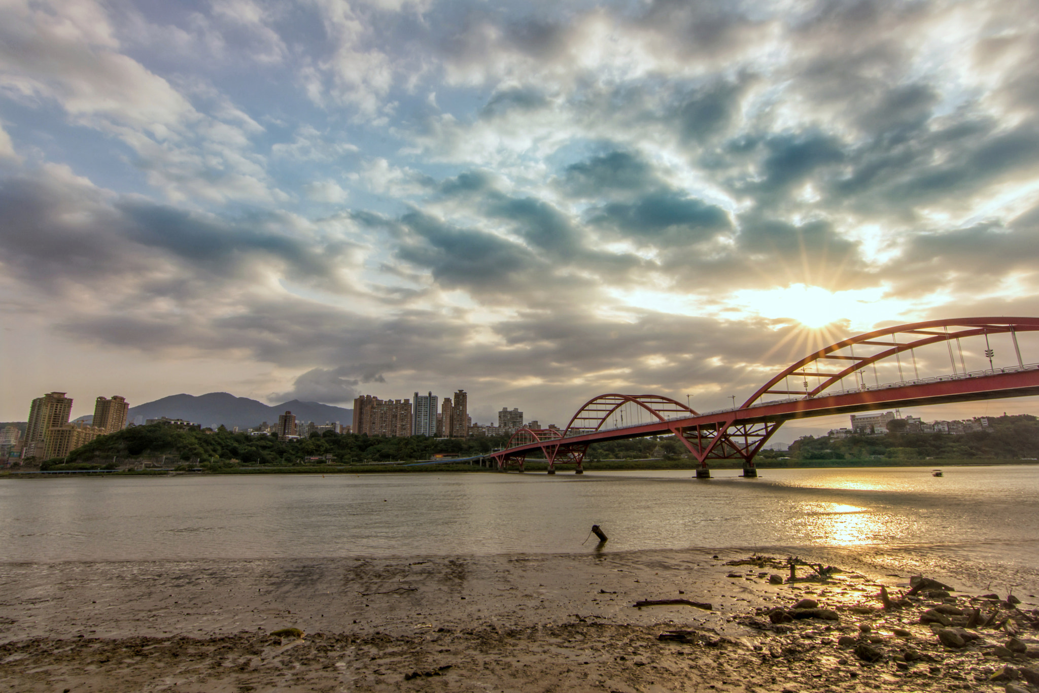 Tokina AT-X Pro 11-16mm F2.8 DX II sample photo. Sunrise photography