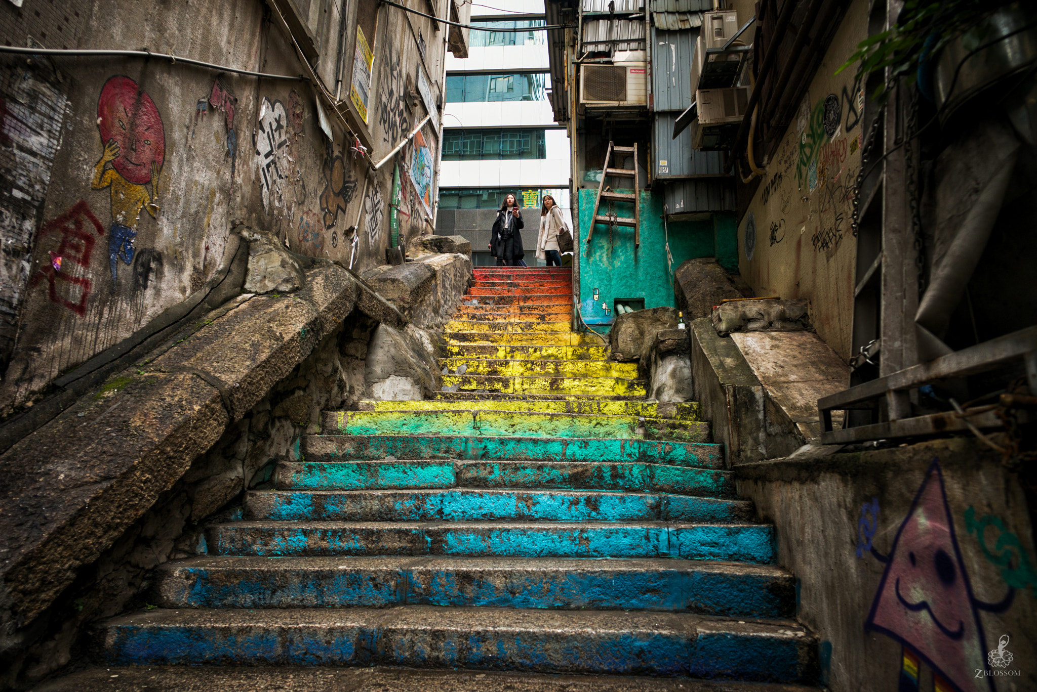 Leica Super-Elmar-M 21mm F3.4 ASPH sample photo. Rainbow color staircase, sheung wan, hong kong photography