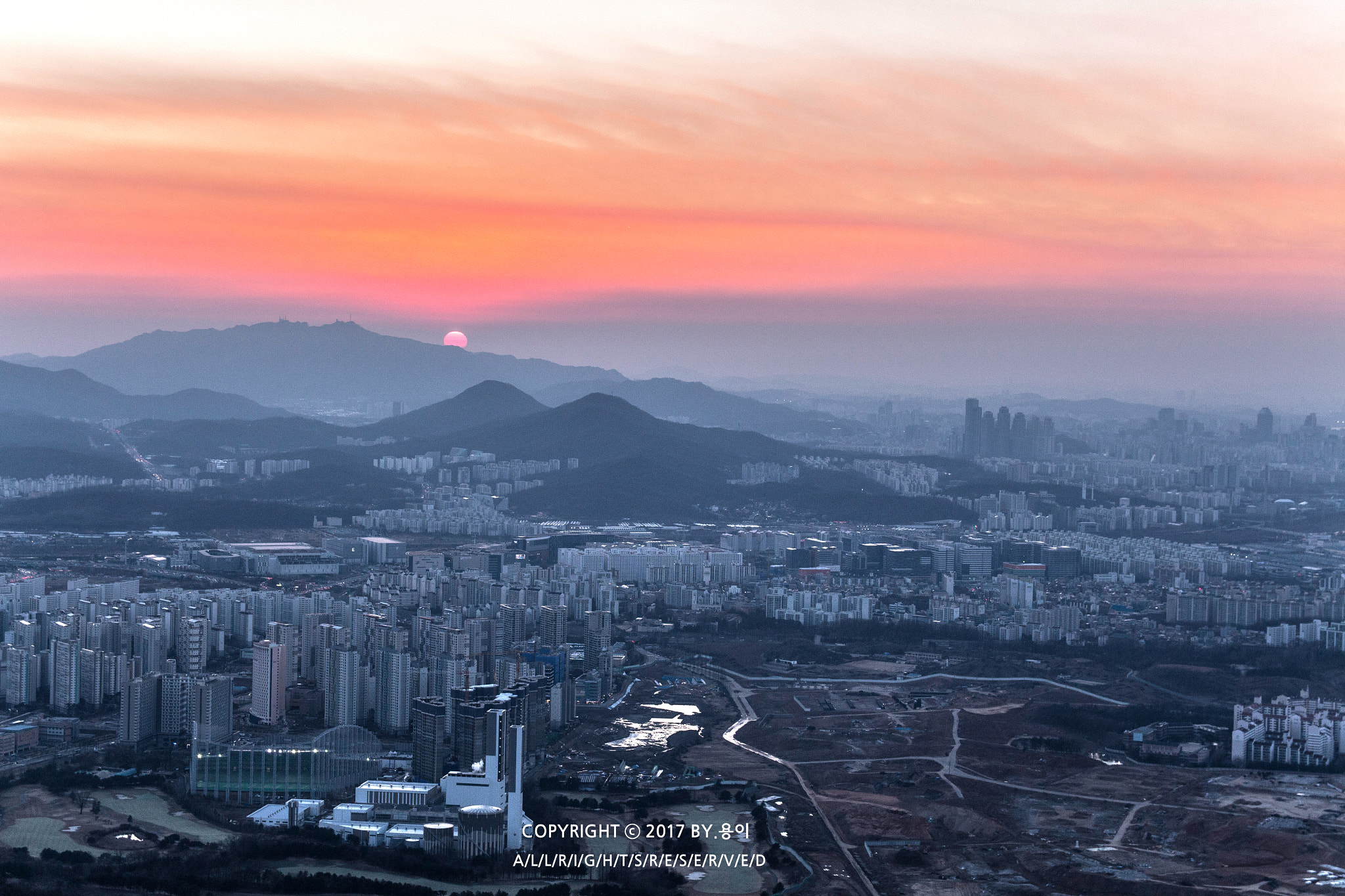 Canon EF-S 17-55mm F2.8 IS USM sample photo. The sunset of seoul photography